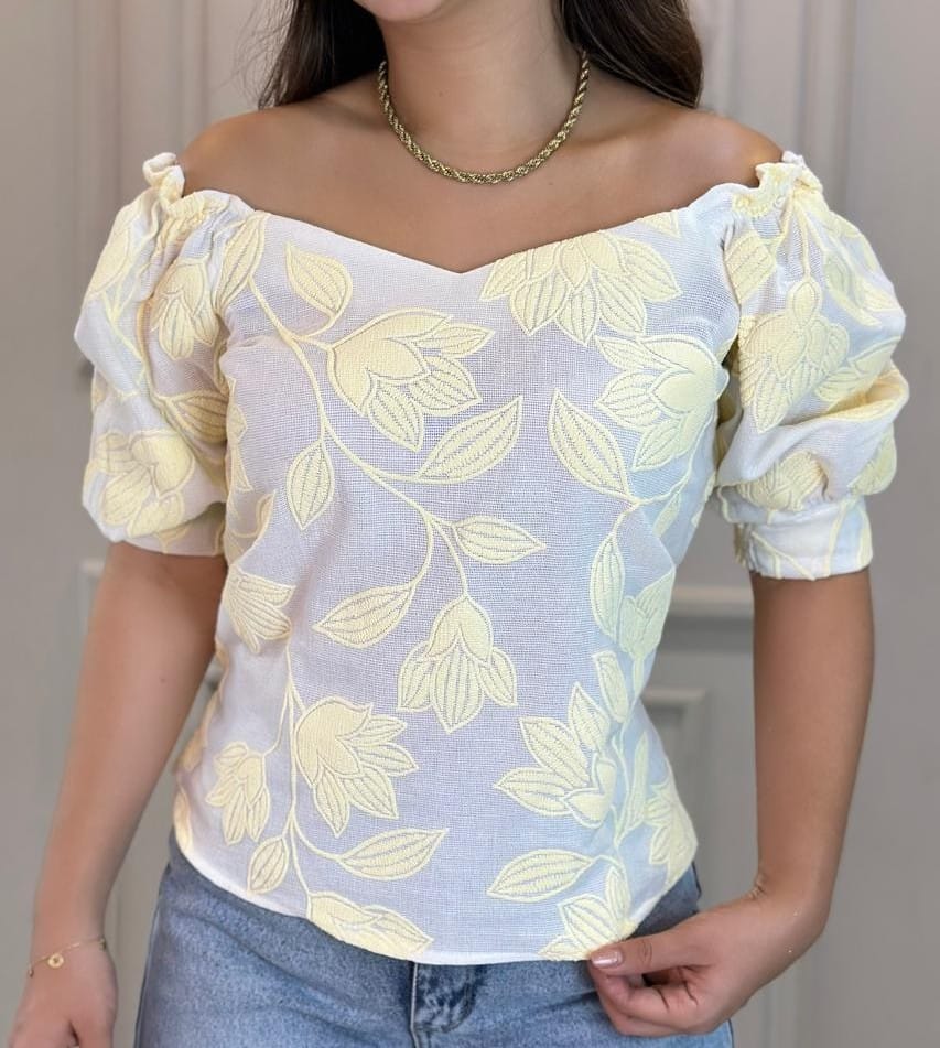 Blusa hombros descubiertos con estampado floral