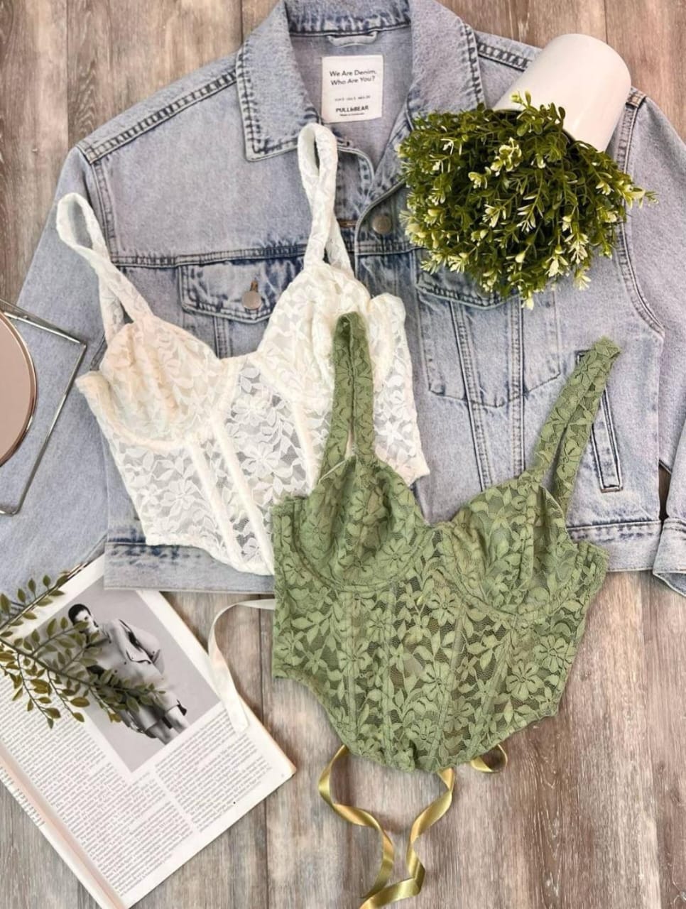 Corset de encaje blanco