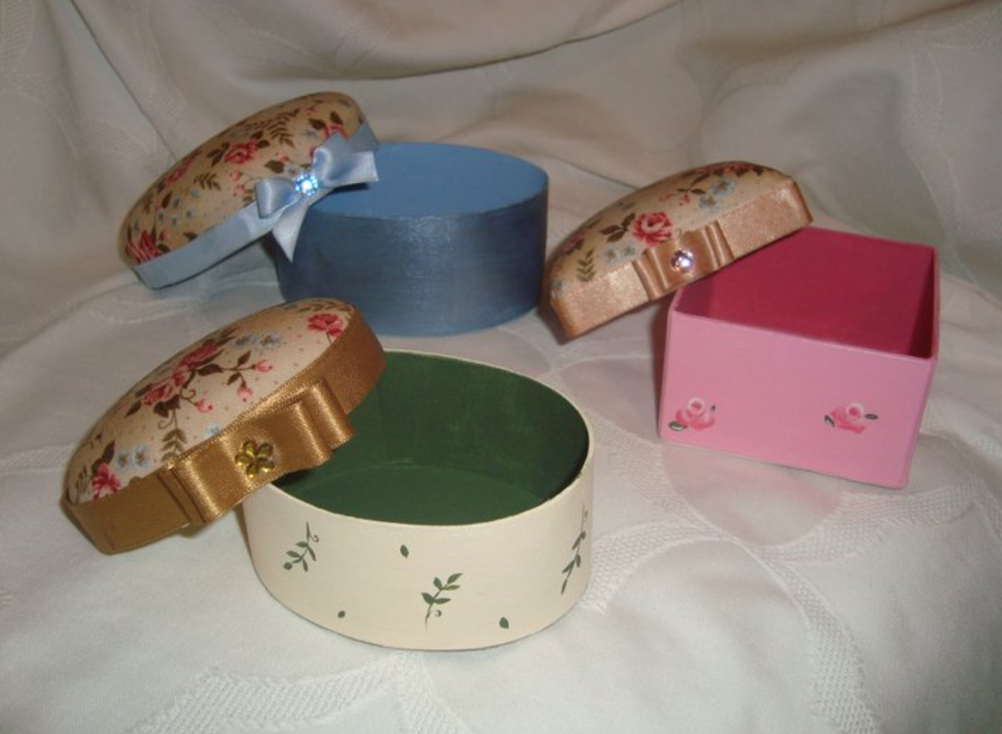 Conjunto de três mini caixas