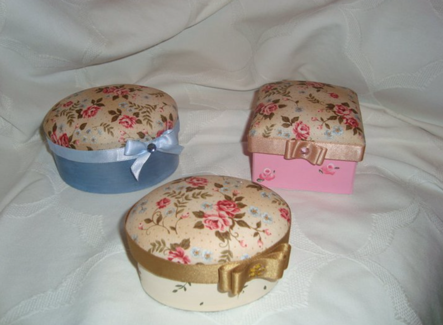 Conjunto de três mini caixas