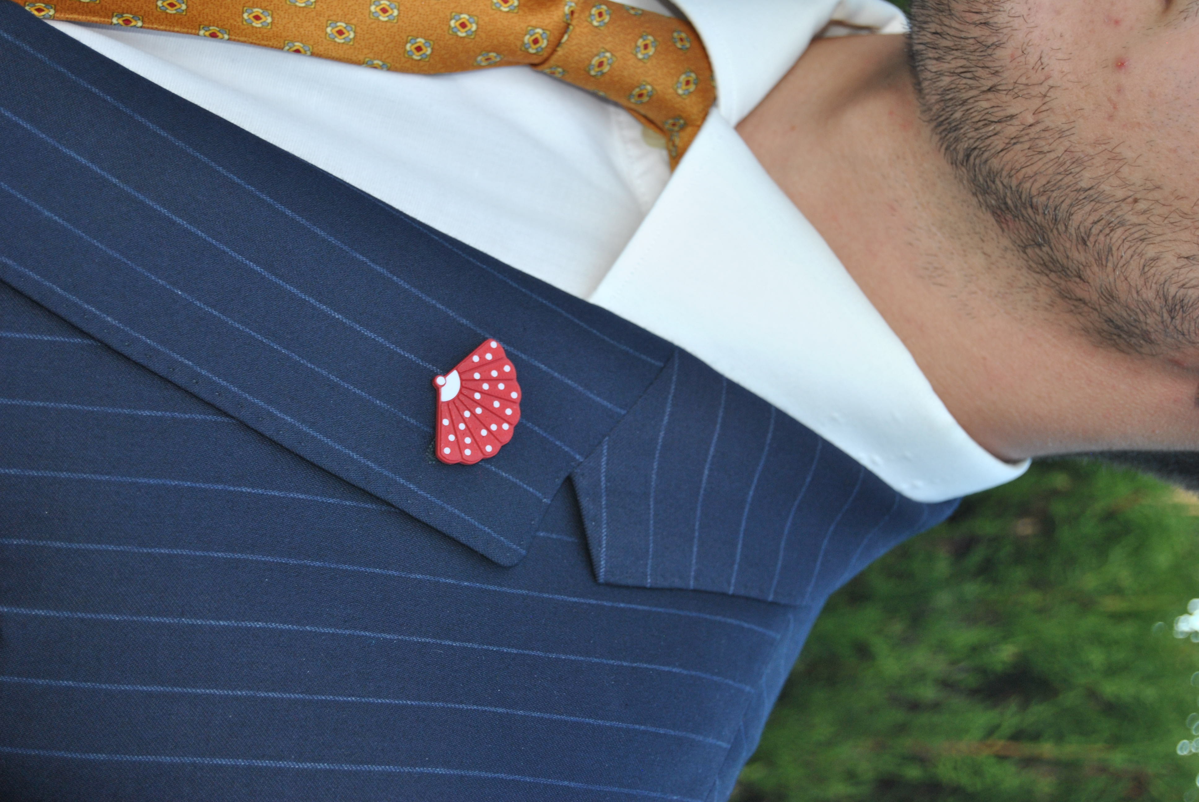 Abanico – Rojo con lunares blancos