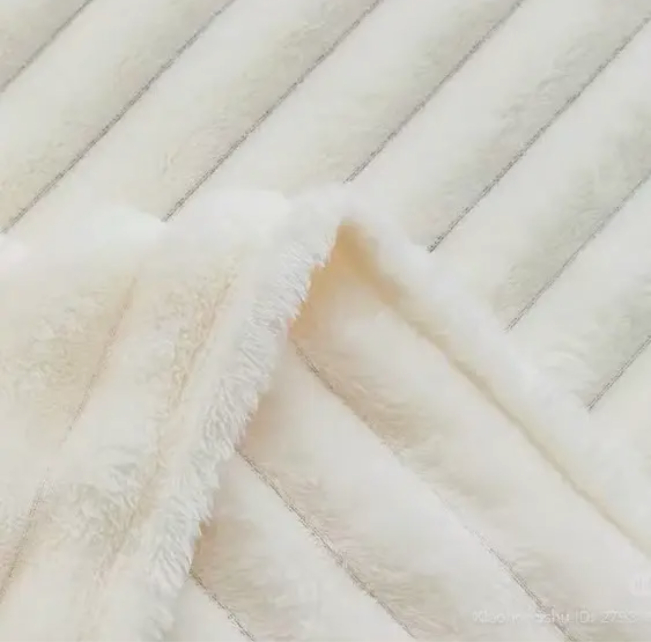 Plush Ribbed White Blanket