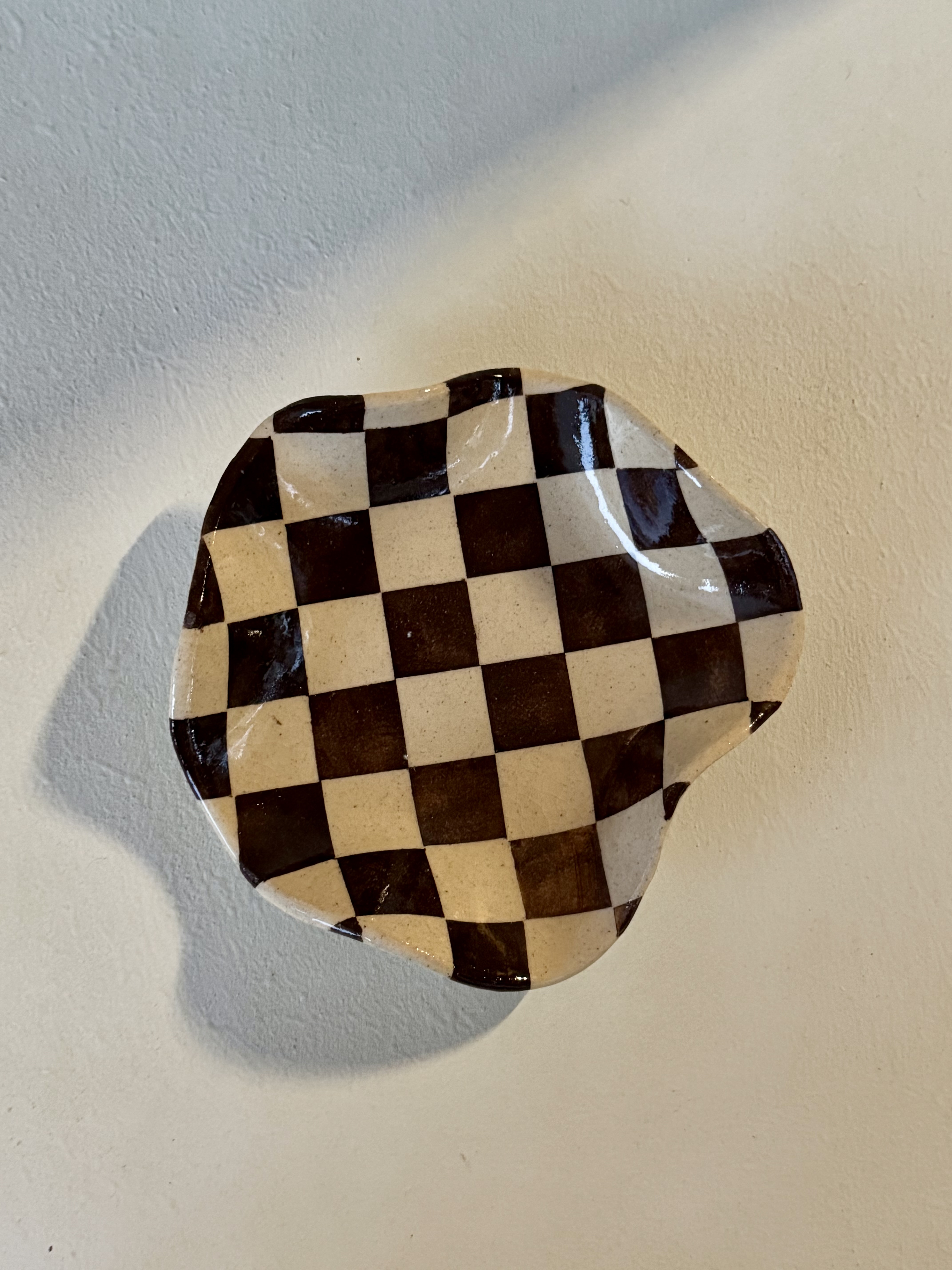Checkered Wavy Plate 