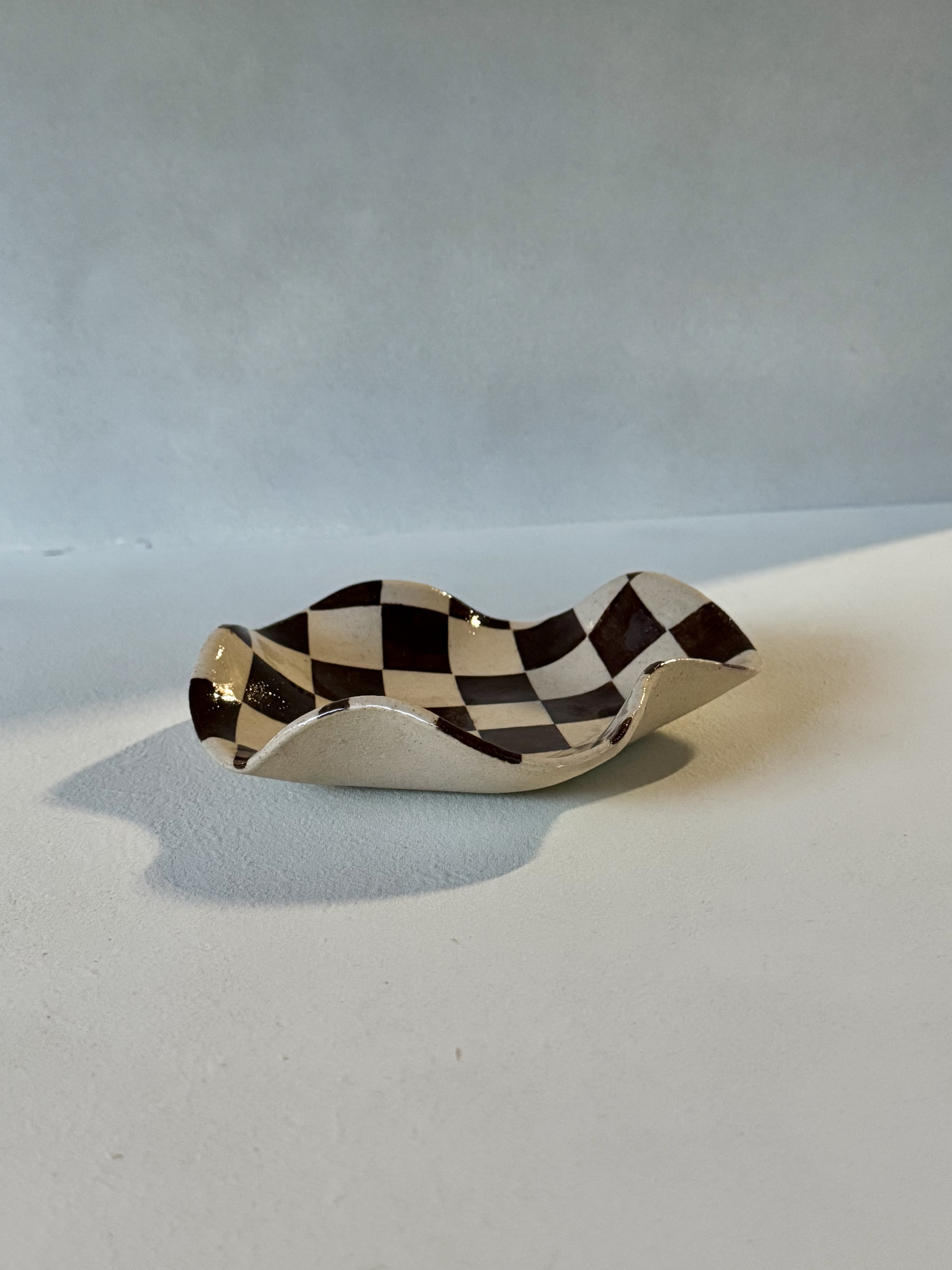 Checkered Wavy Plate 