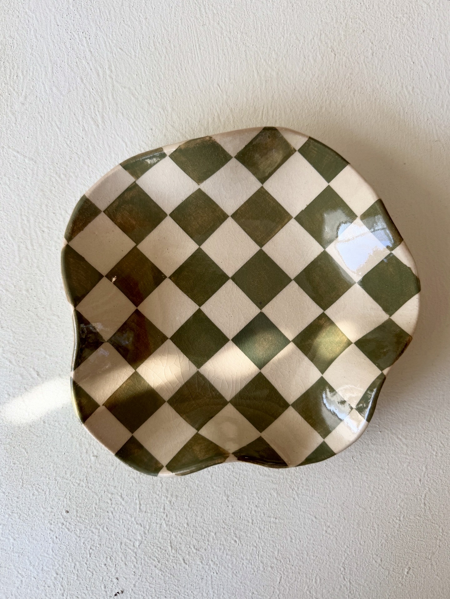 Checkered Wavy Plate 