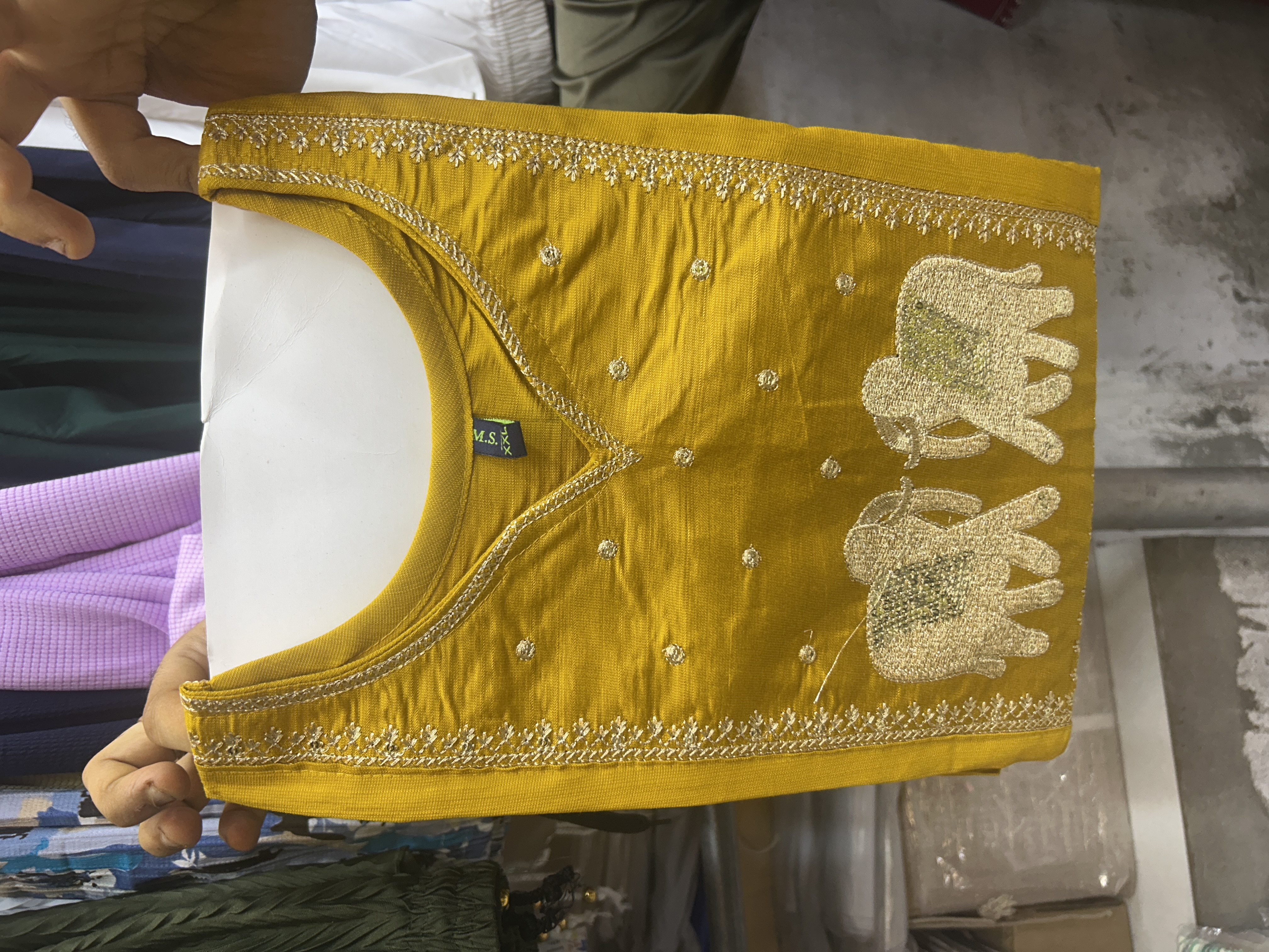 Embroidered elephant motif Kurta