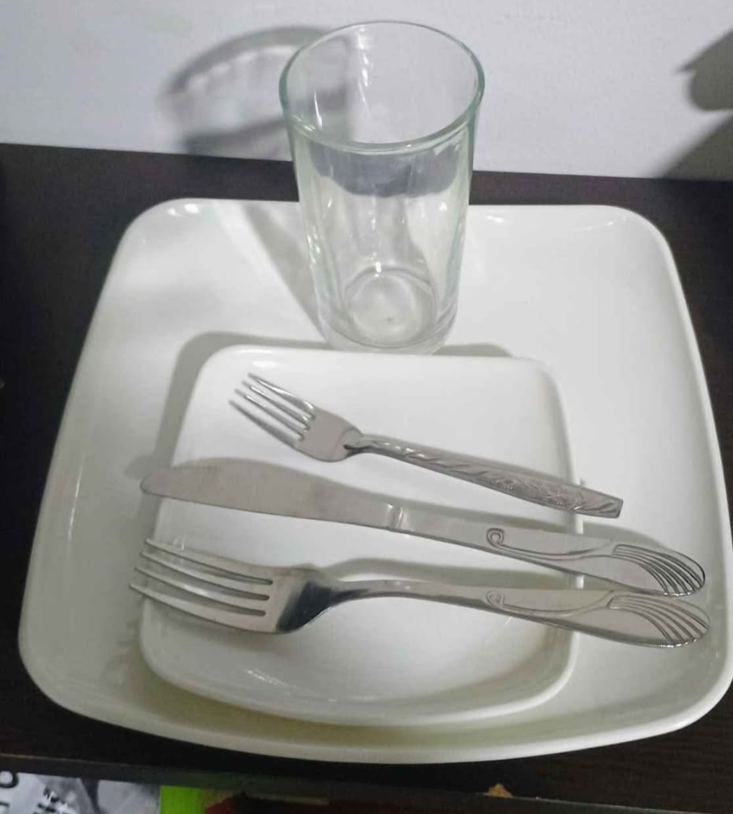 JUEGO DE PLATOS CUBIERTOS Y VASO PARA EVENTOS