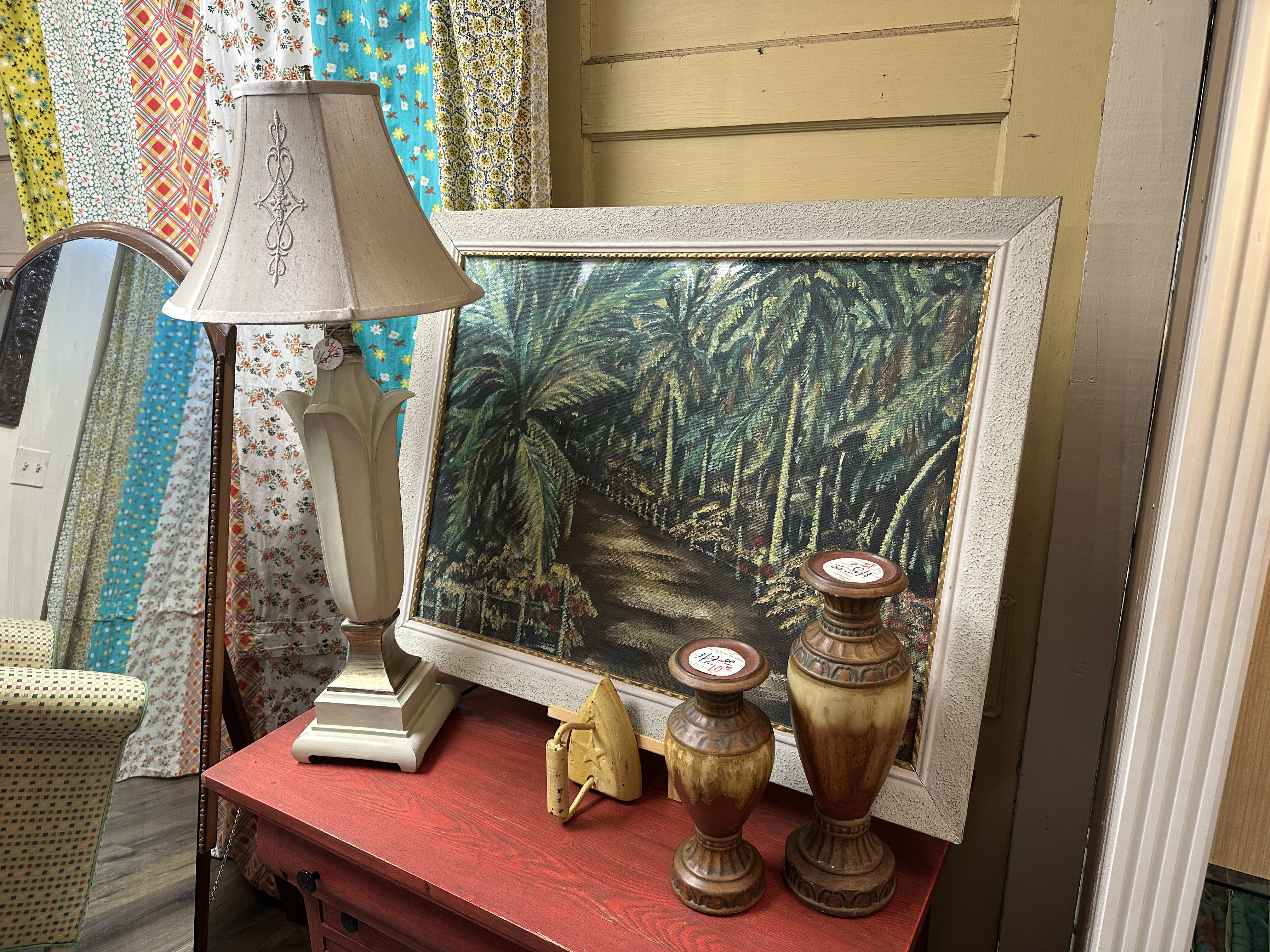 Vintage China Cabinet & Décor 