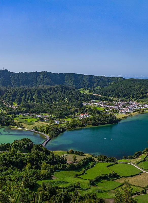 Vistas vulcânicas dos Açores e da Madeira