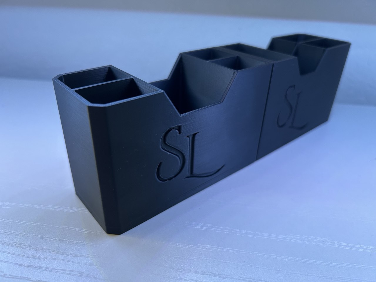 Desktop tool organizer with magnets