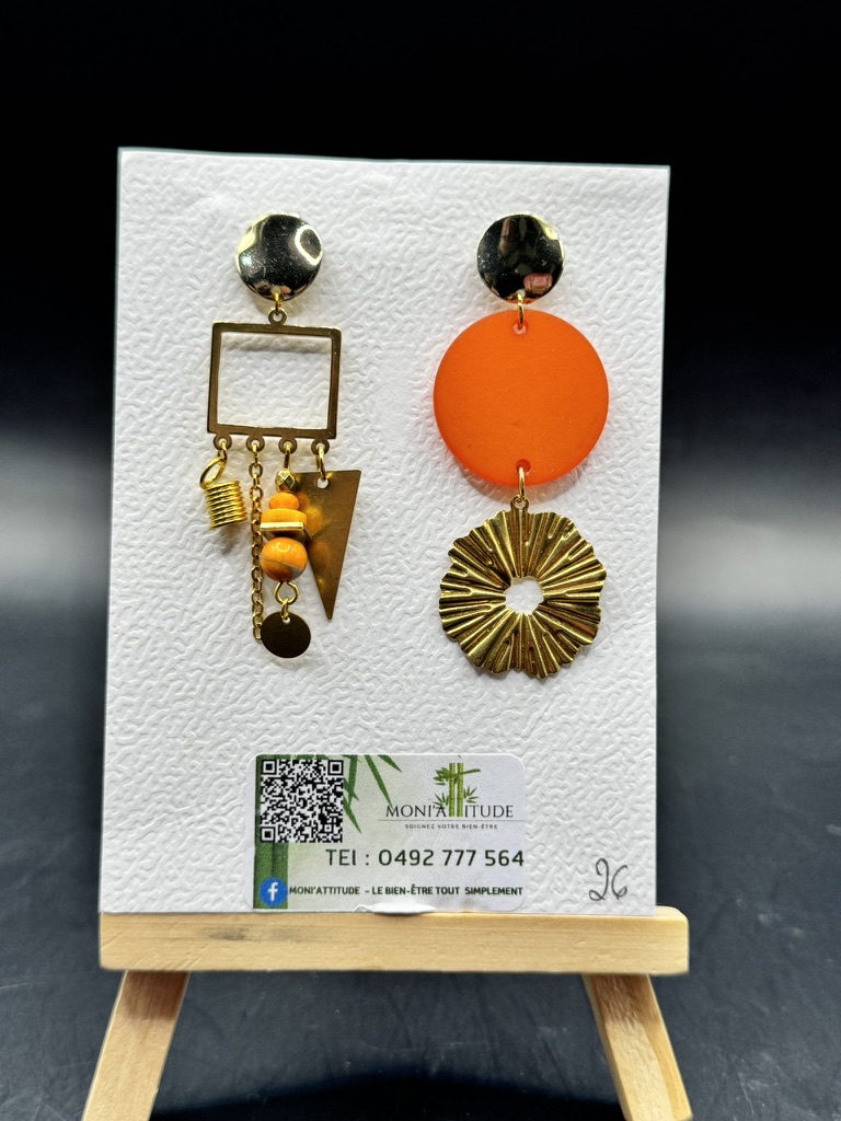 Boucles d'oreilles asymétriques