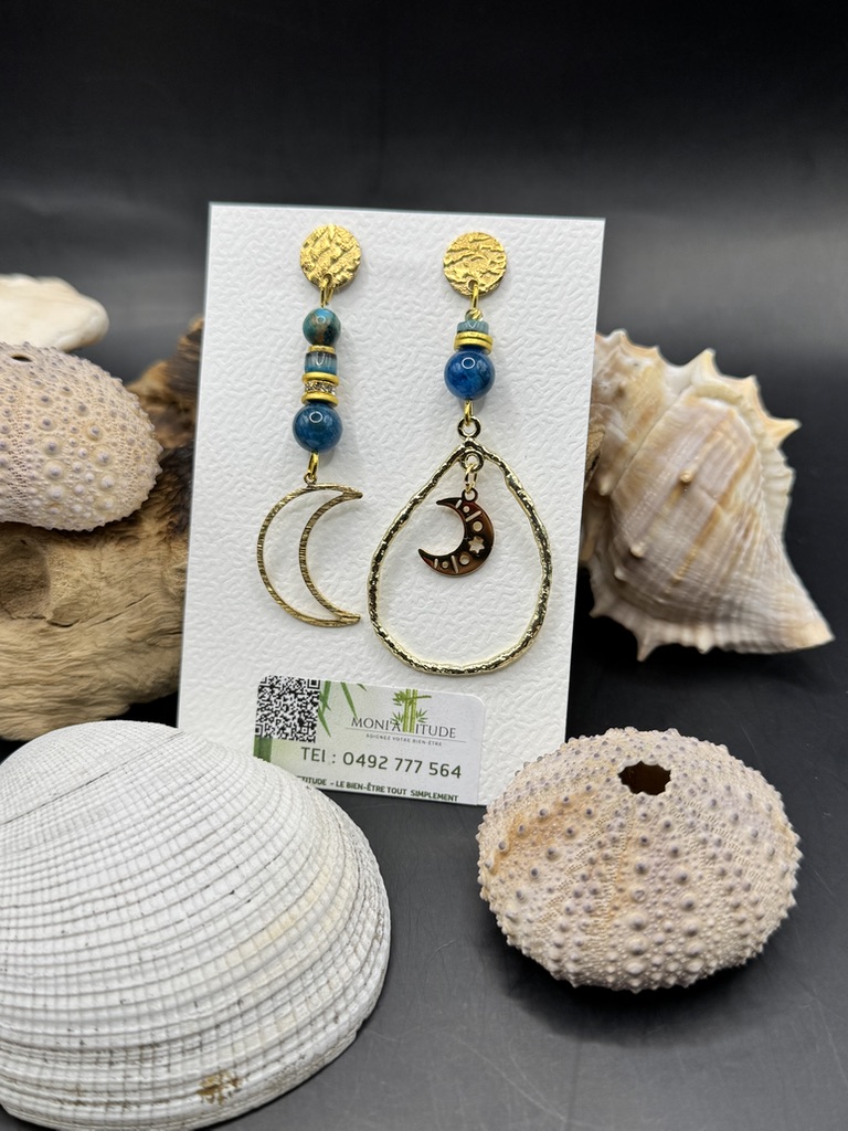 Boucles d'oreilles lune et perles bleues
