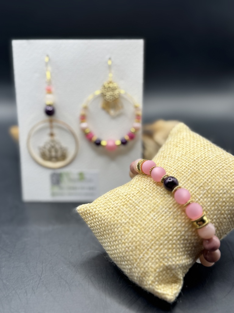 Bracelet en perles roses