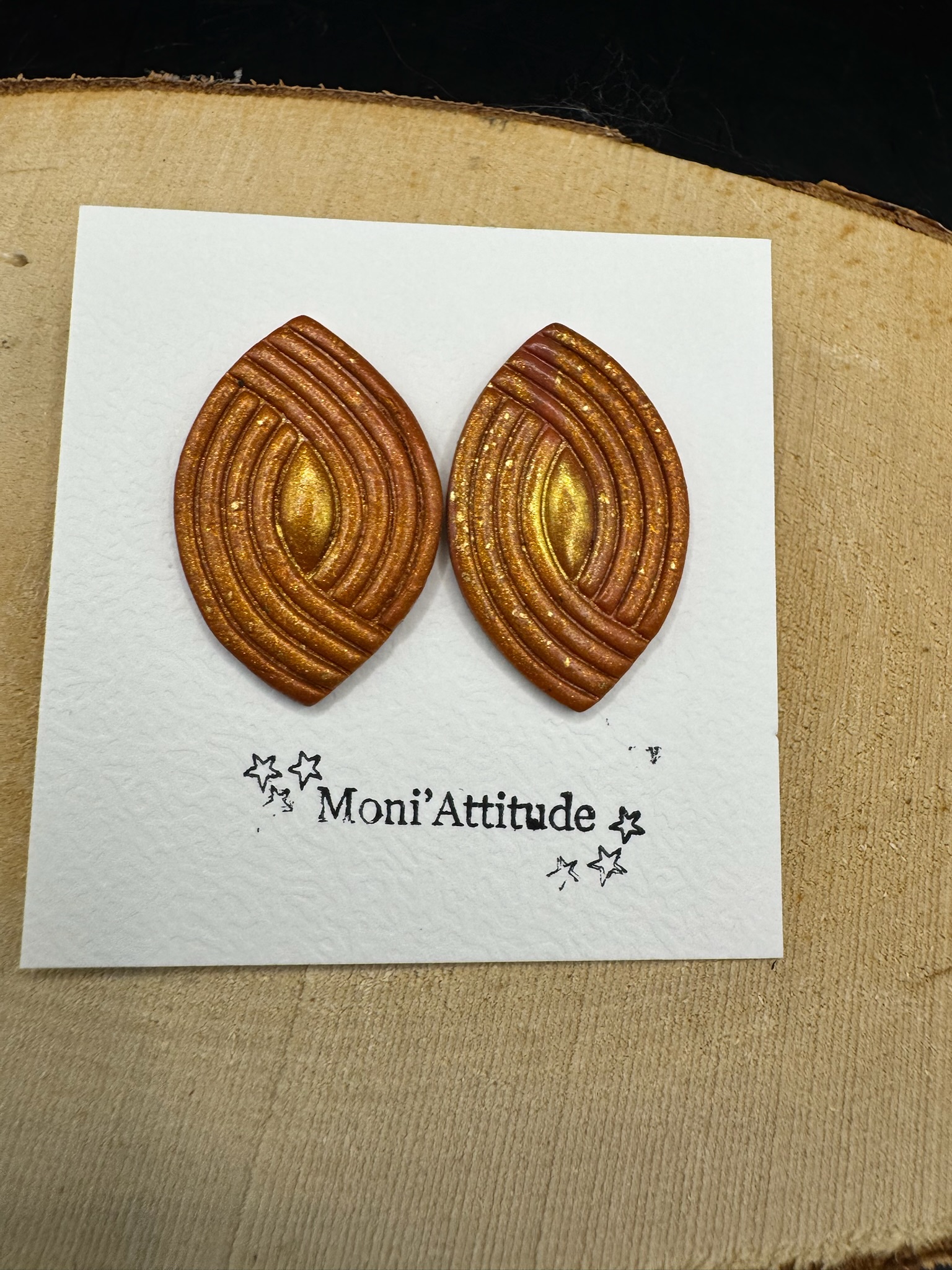 Boucles d'oreilles en pâte polymère camel & reflet or