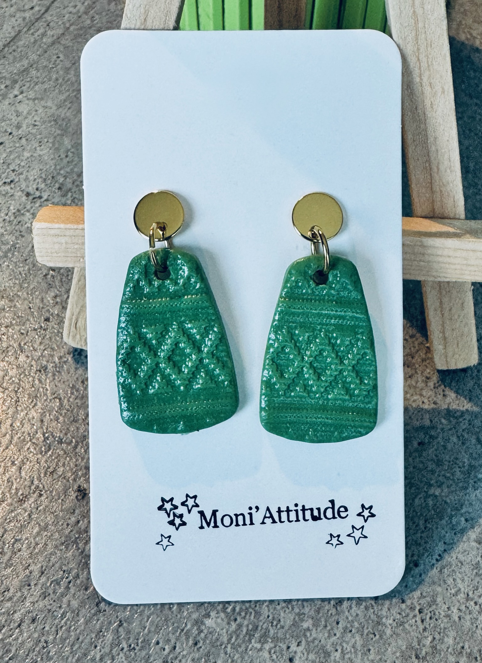 Boucles d’oreilles vertes artisanales