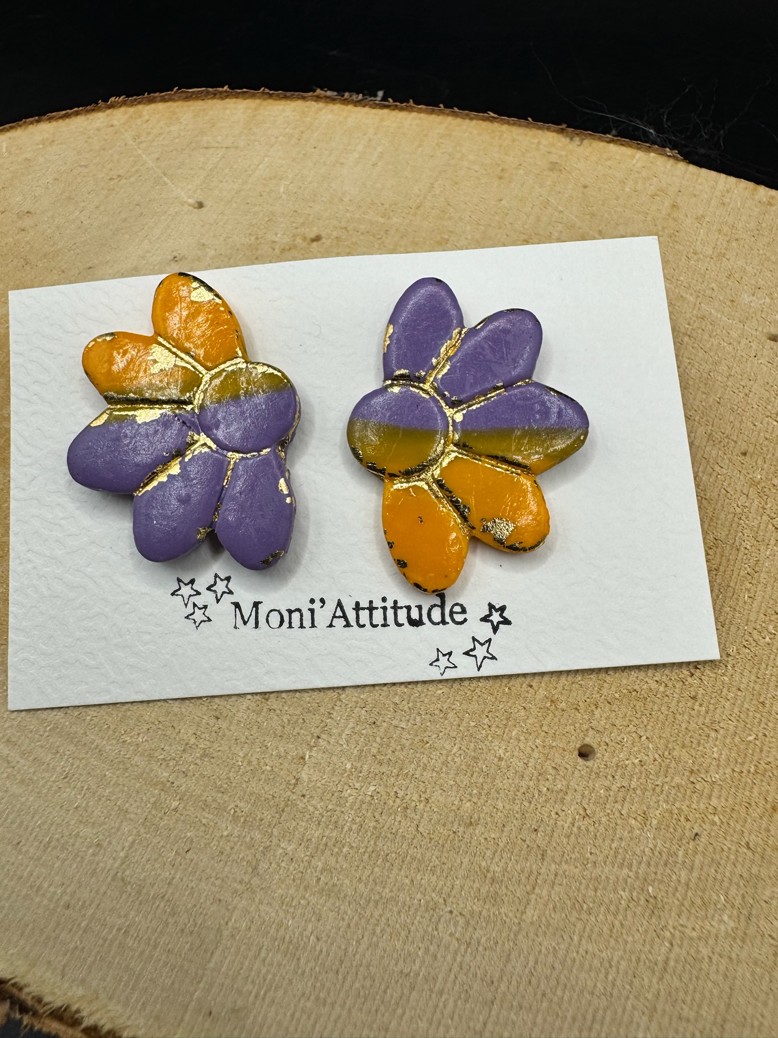 Boucles d'oreilles fleur en pâte polymère.