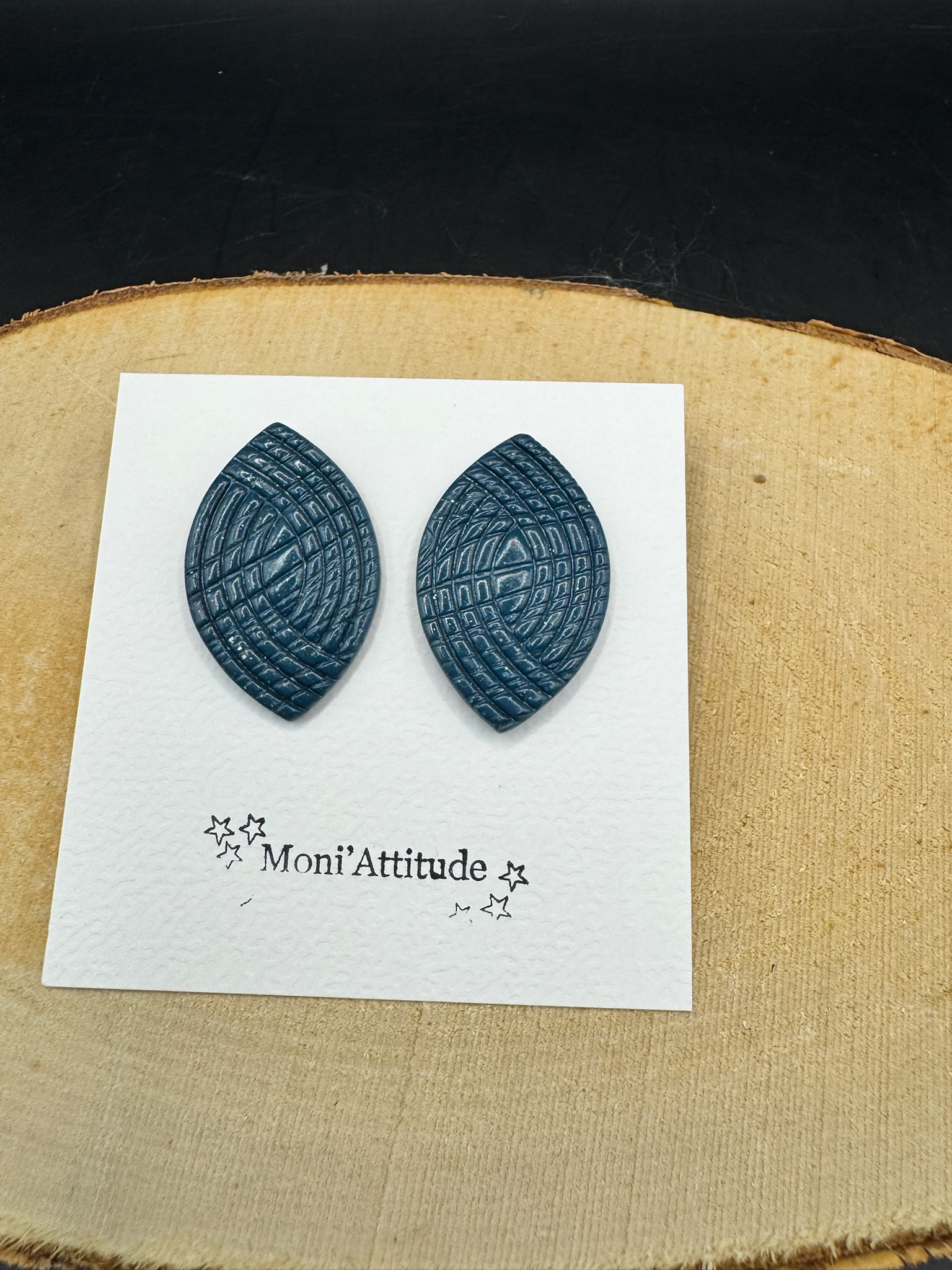 Boucles d'oreilles bleue canard en Argile polymère.