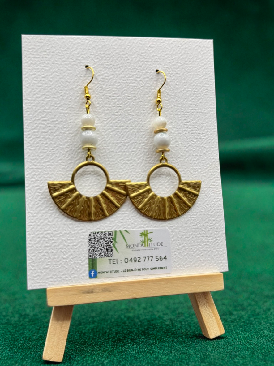 Boucles d’oreilles de labradorite blanche