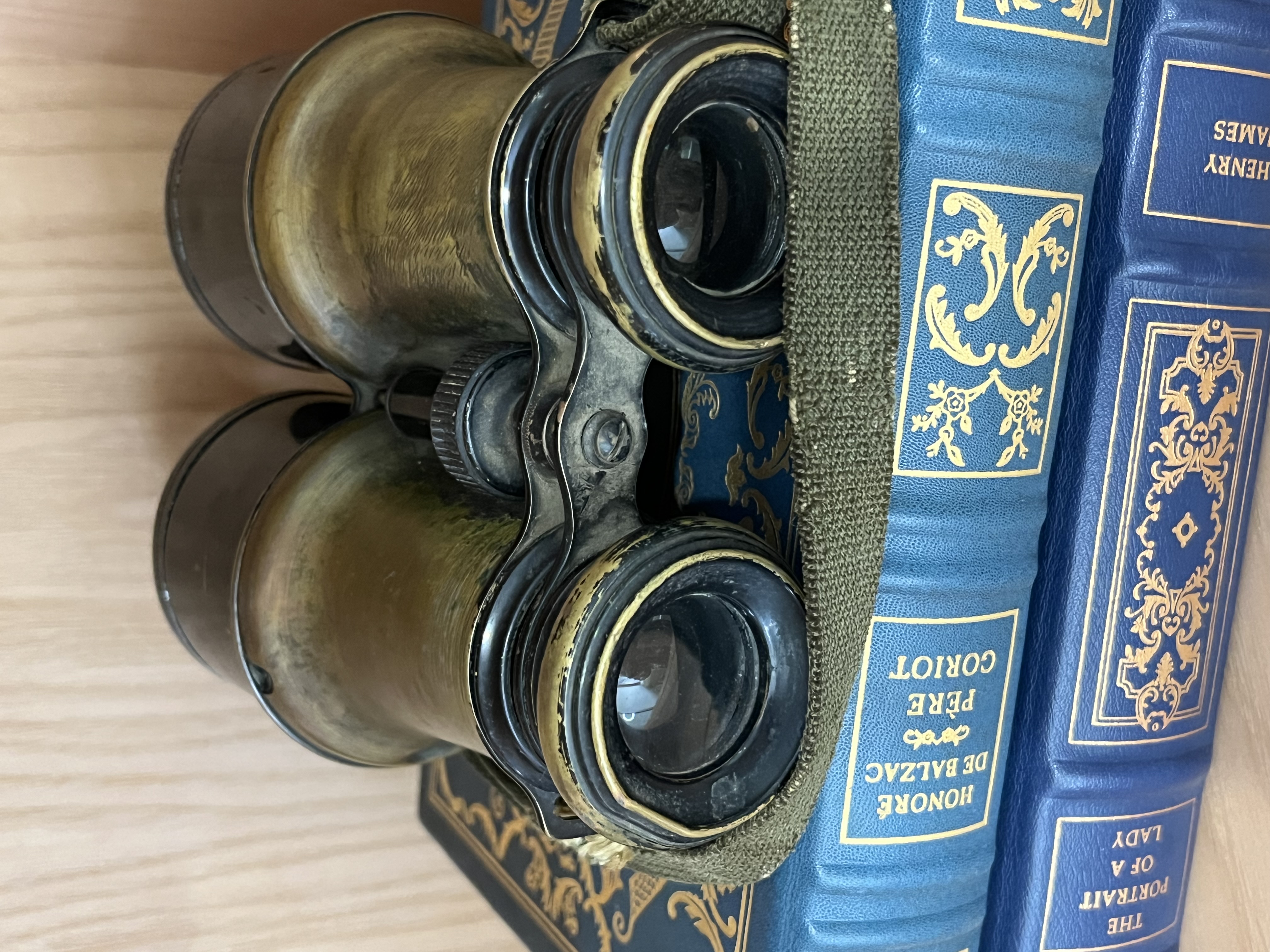 Binculars