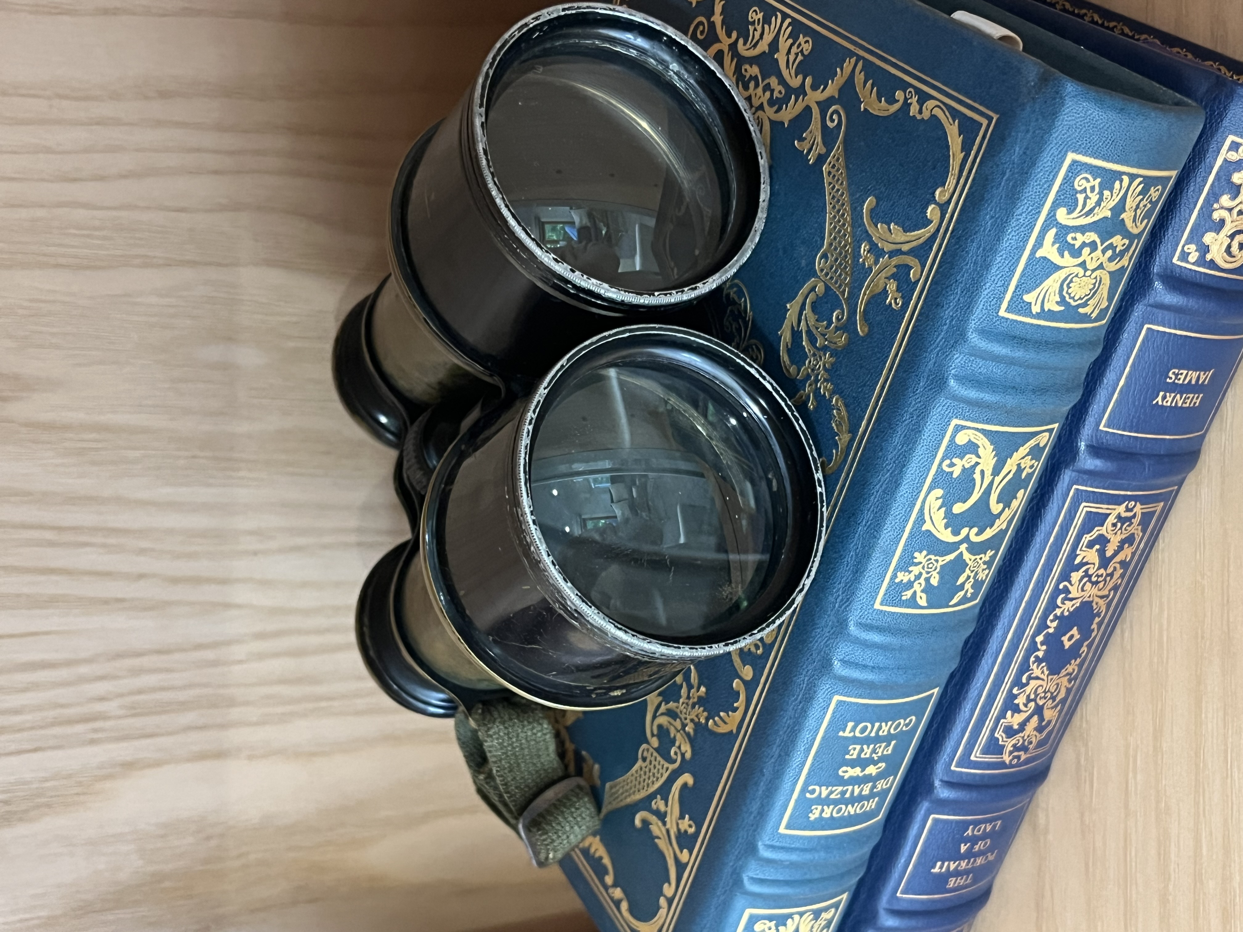 Binculars