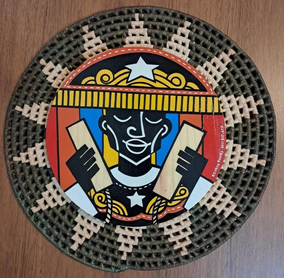 Placa Decorativa com Suplast em Palha – Caboclo de Fita