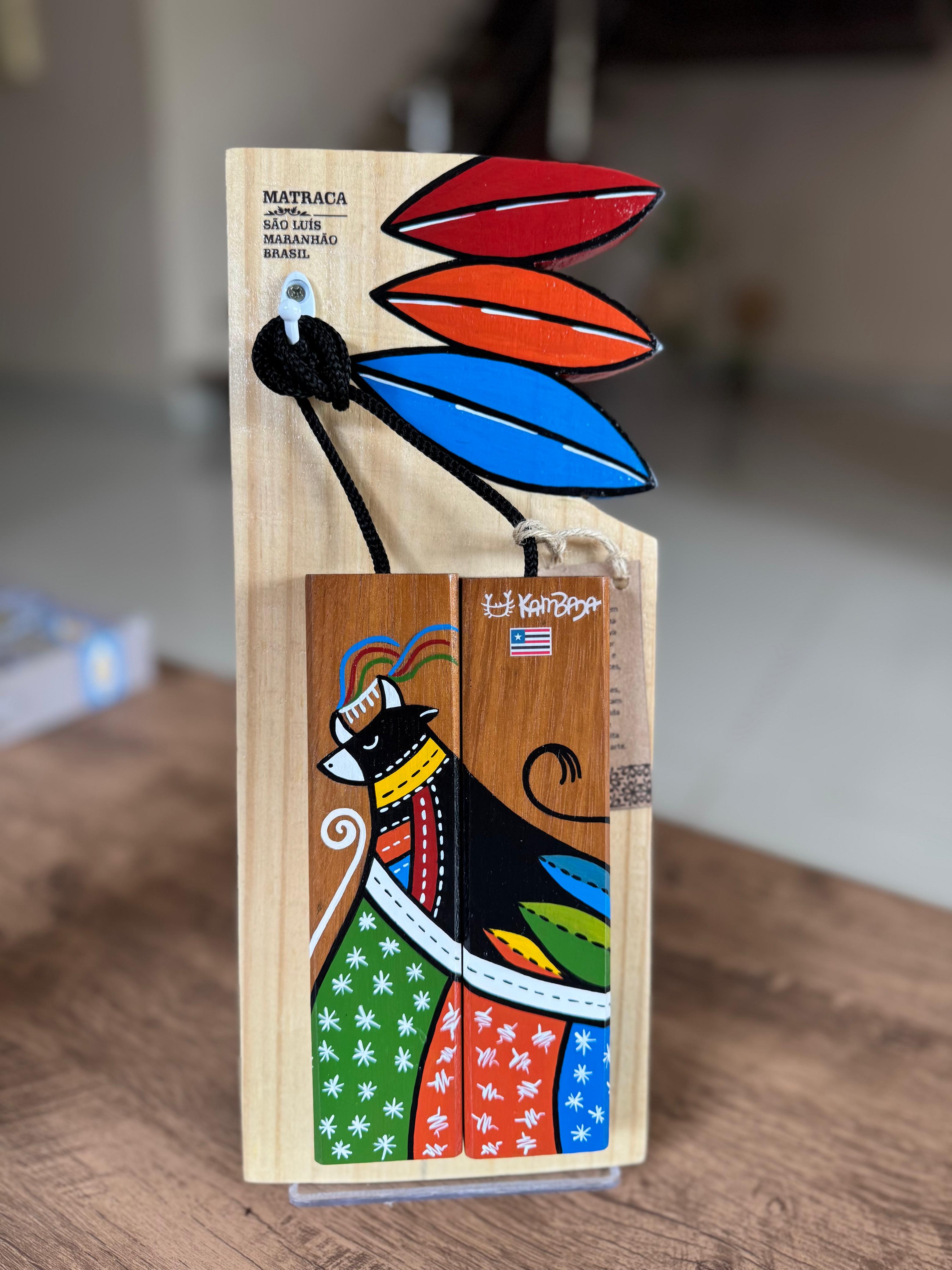 Matraca Grande com Suporte Personalizado – Bumba Meu Boi Multicolorido