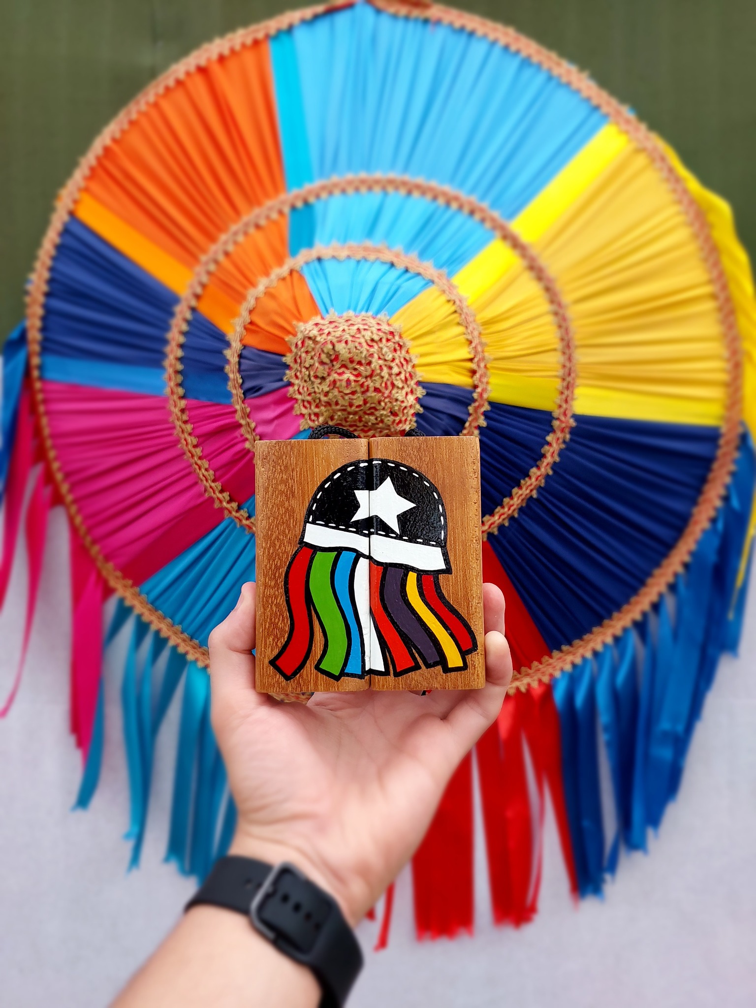 Matraca Mini – Chapéu de Fita Colorido