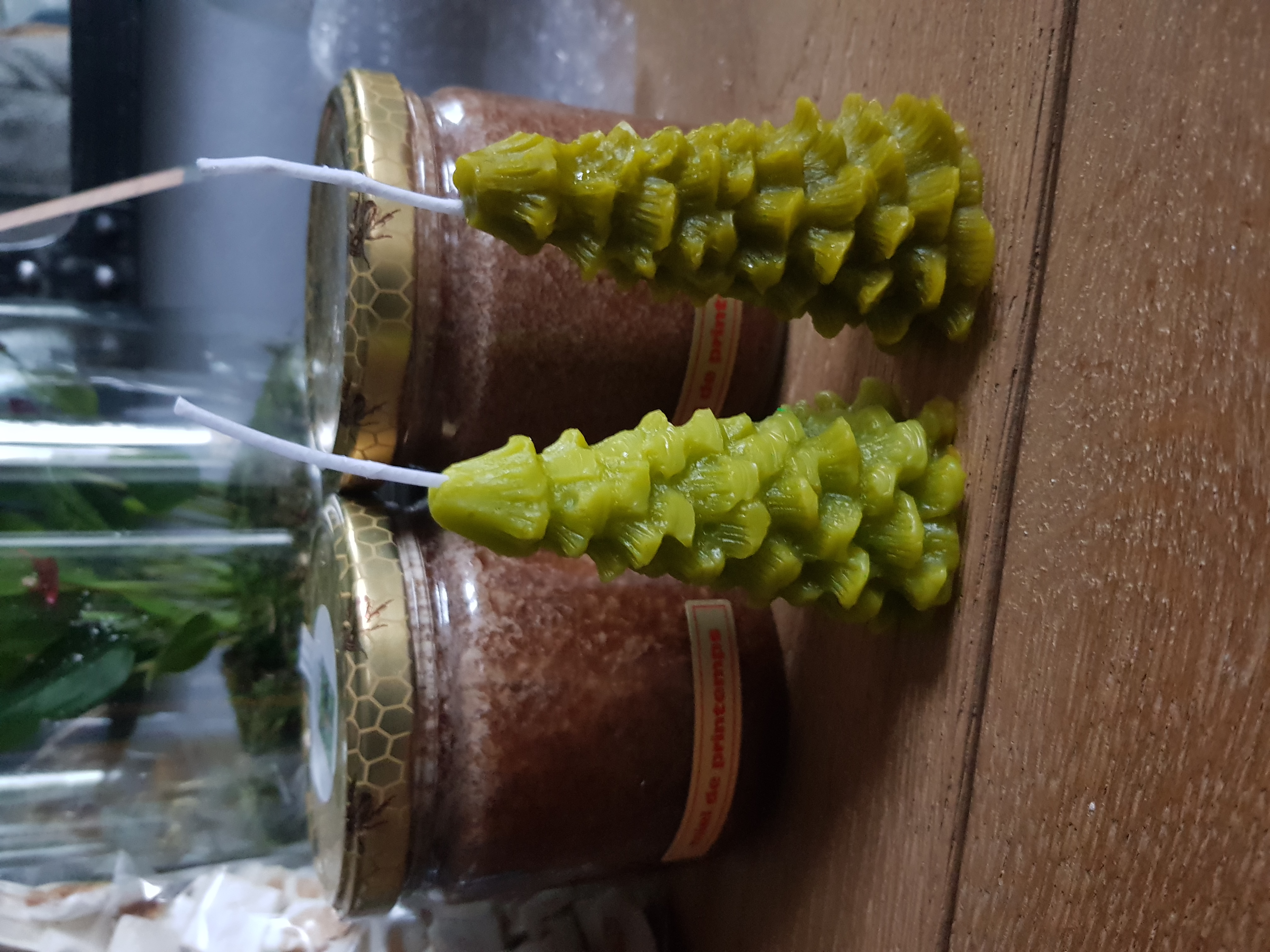 Bougie sapin en cire d’abeille