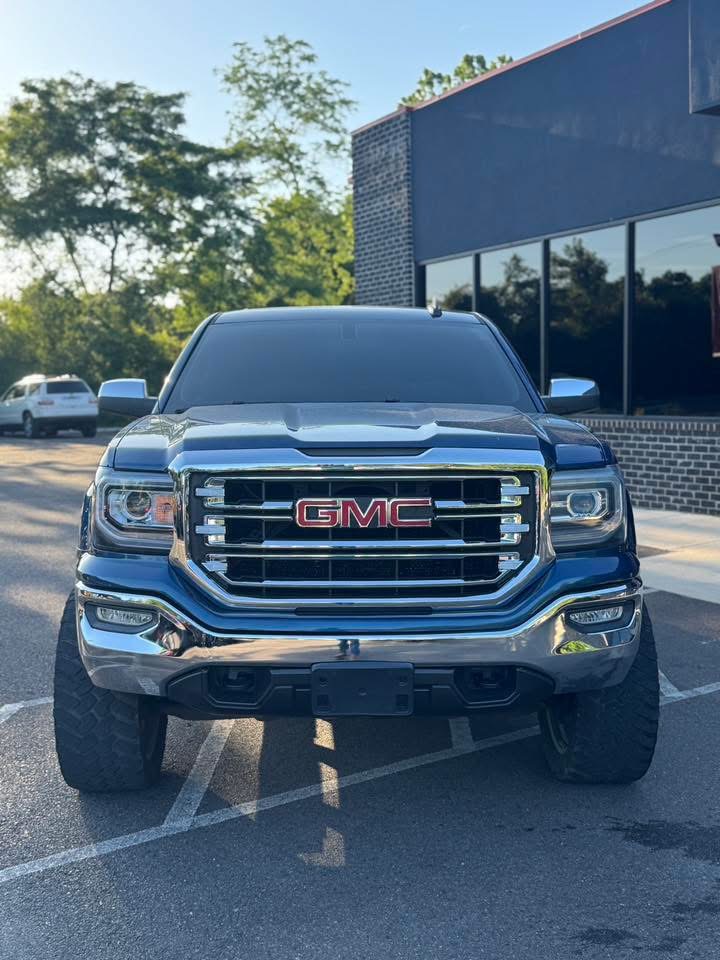 GMC Sierra Pickup Truck