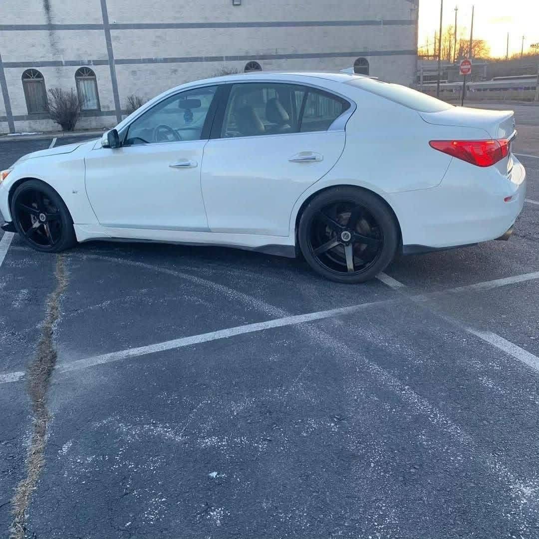 Infiniti Q50 Sedan