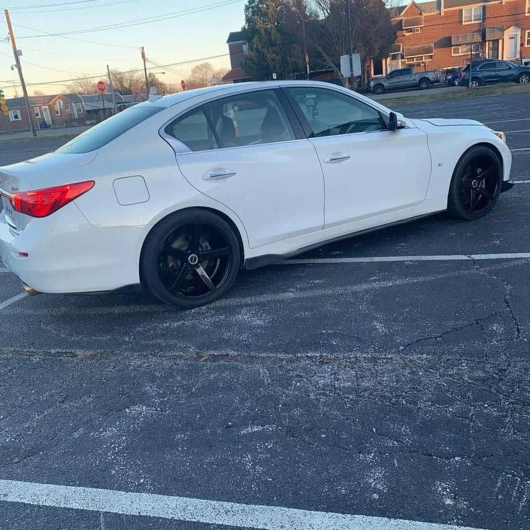 Infiniti Q50 Sedan