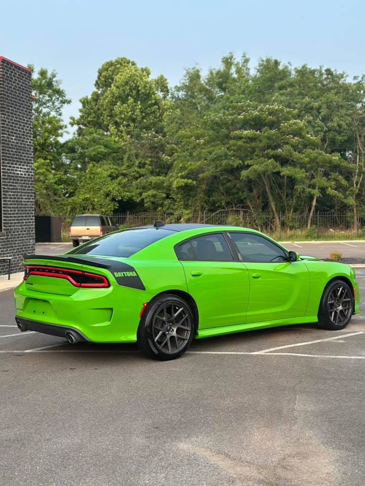 Dodge Charger SRT