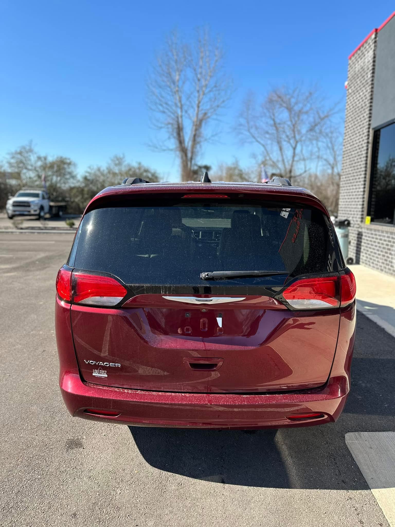 🚐 2021 Chrysler Voyager LXI – Family Comfort & Convenience! 🚐