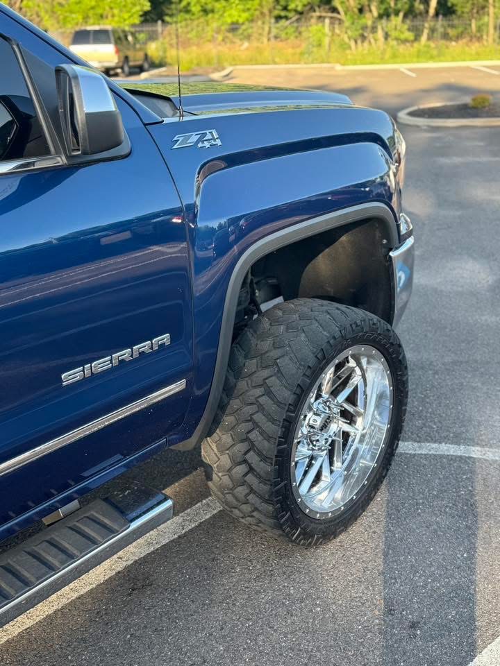 GMC Sierra Pickup Truck