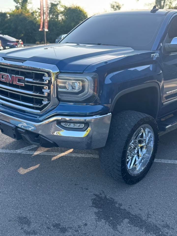 GMC Sierra Pickup Truck