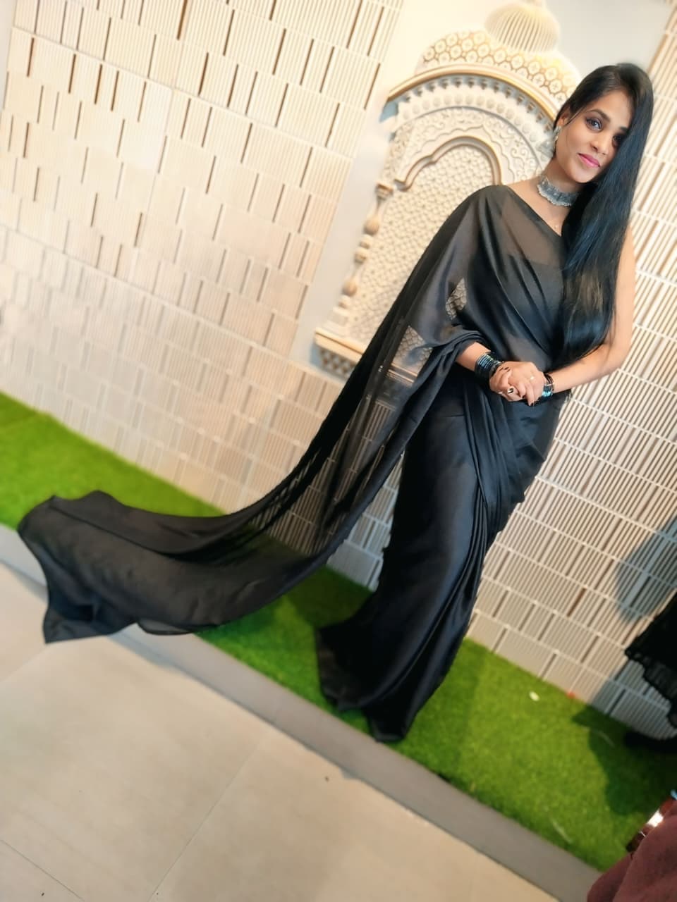 Elegant Black Goegertte  Saree