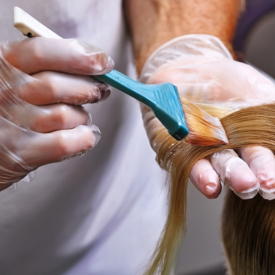 Aplicação de Tinta Retoque de Raiz 3