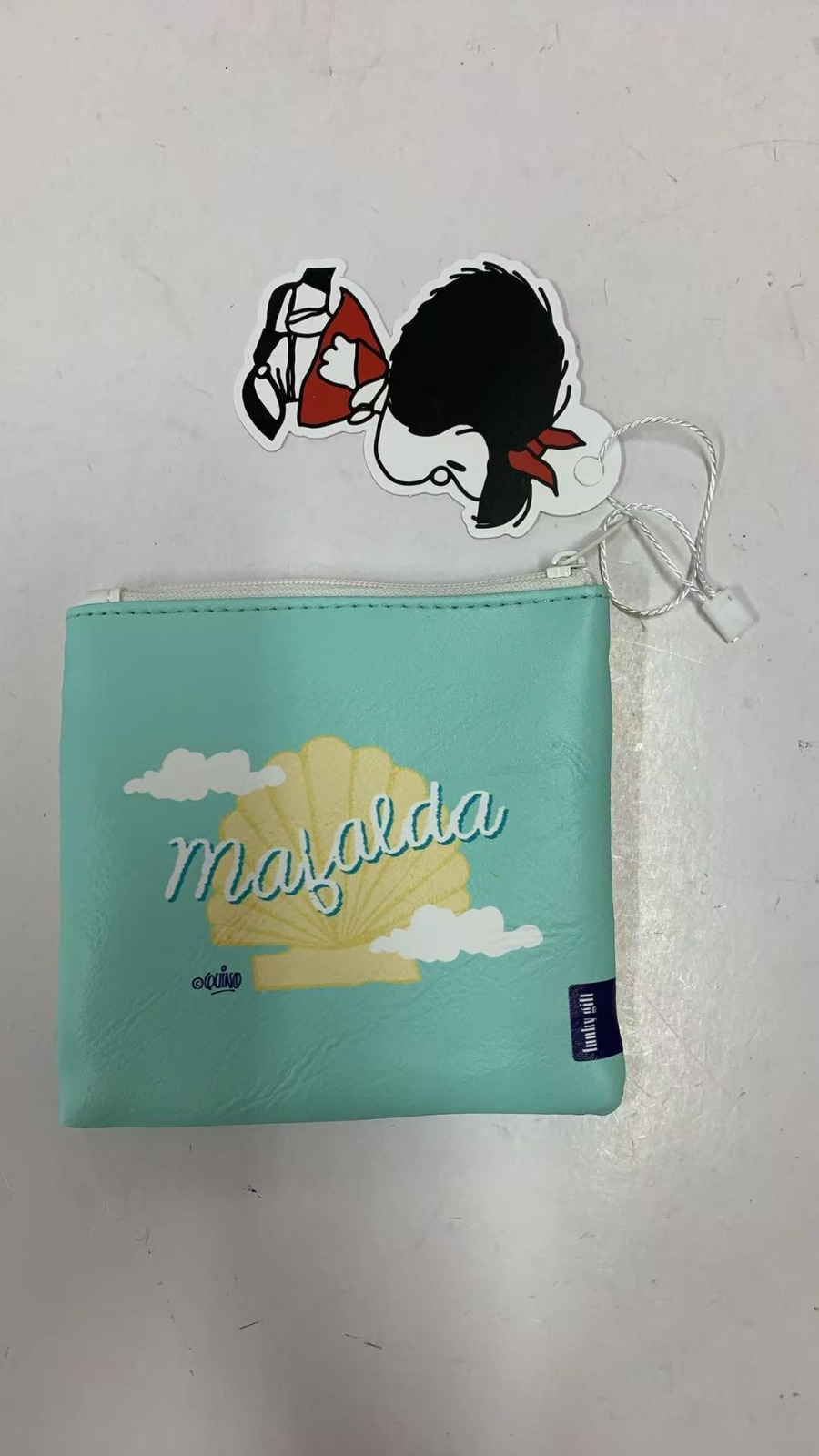 Monedero de Playa Oficial Mafalda "Bañador" | Anti-Arena