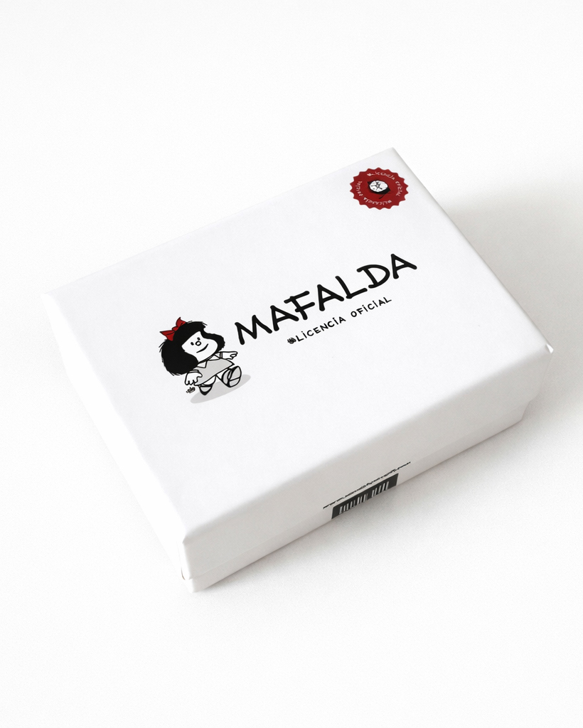 Broche de Metacrilato Mafalda "Vestido Azul" – Edición Oficial