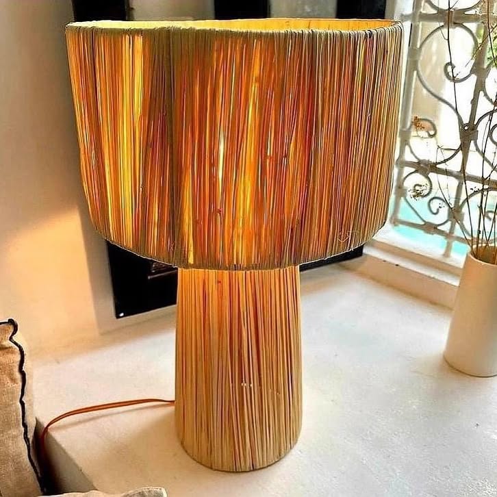 Lampe artisanale marocaine en bois et raphia