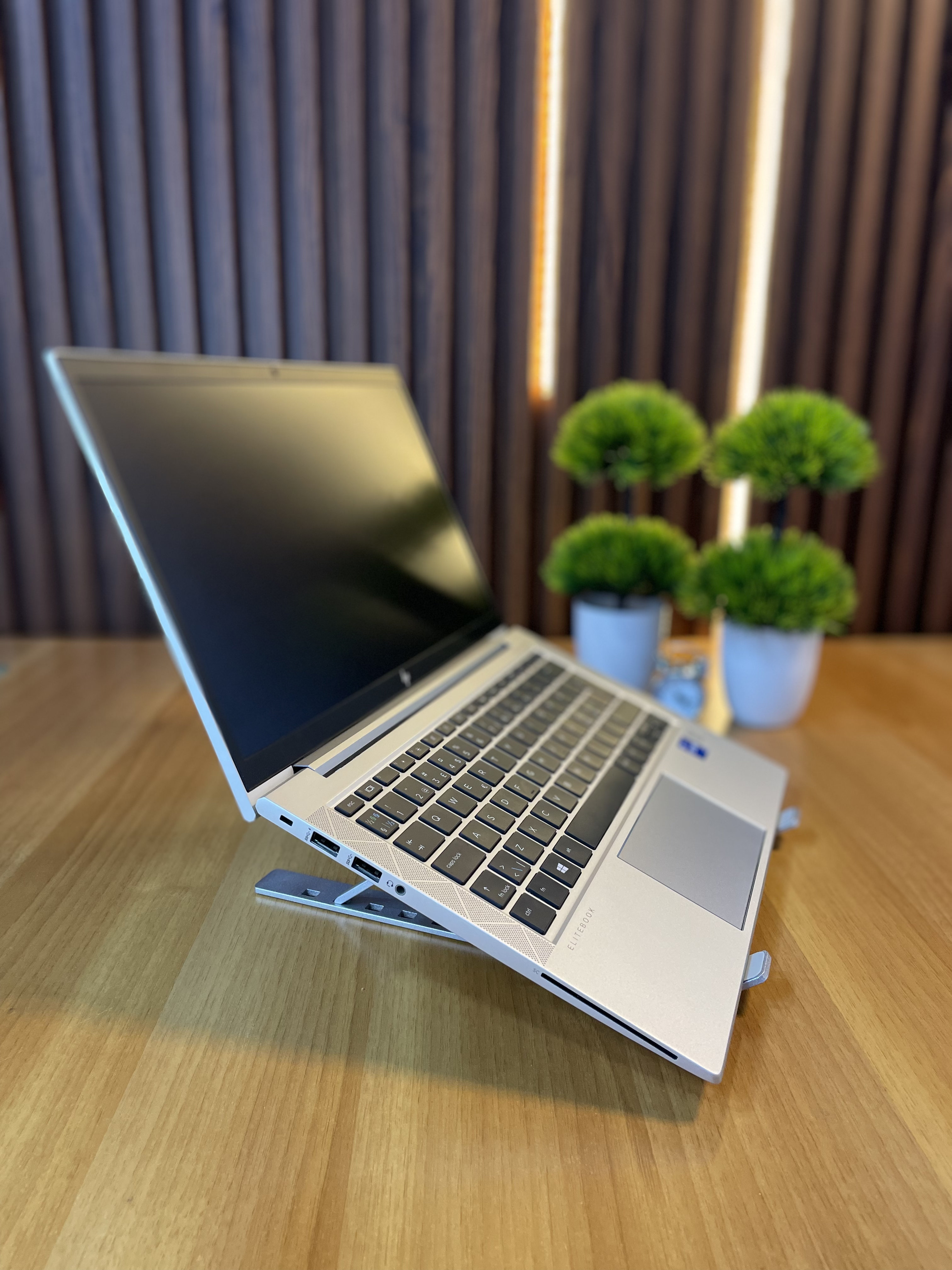 HP EliteBook 830 G8 - 11ème génération