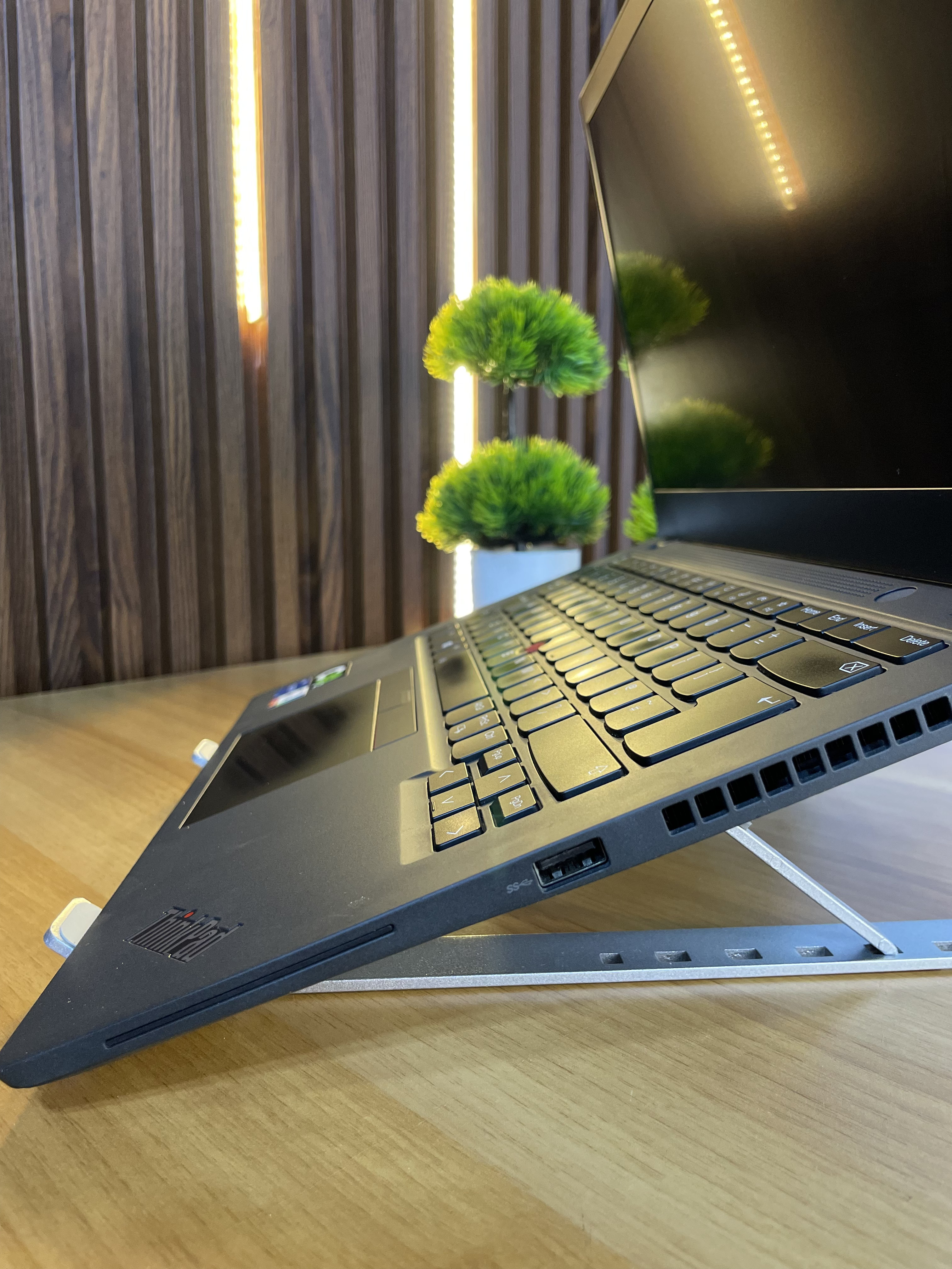 Lenovo ThinkPad T14s 11em génération - Tactile