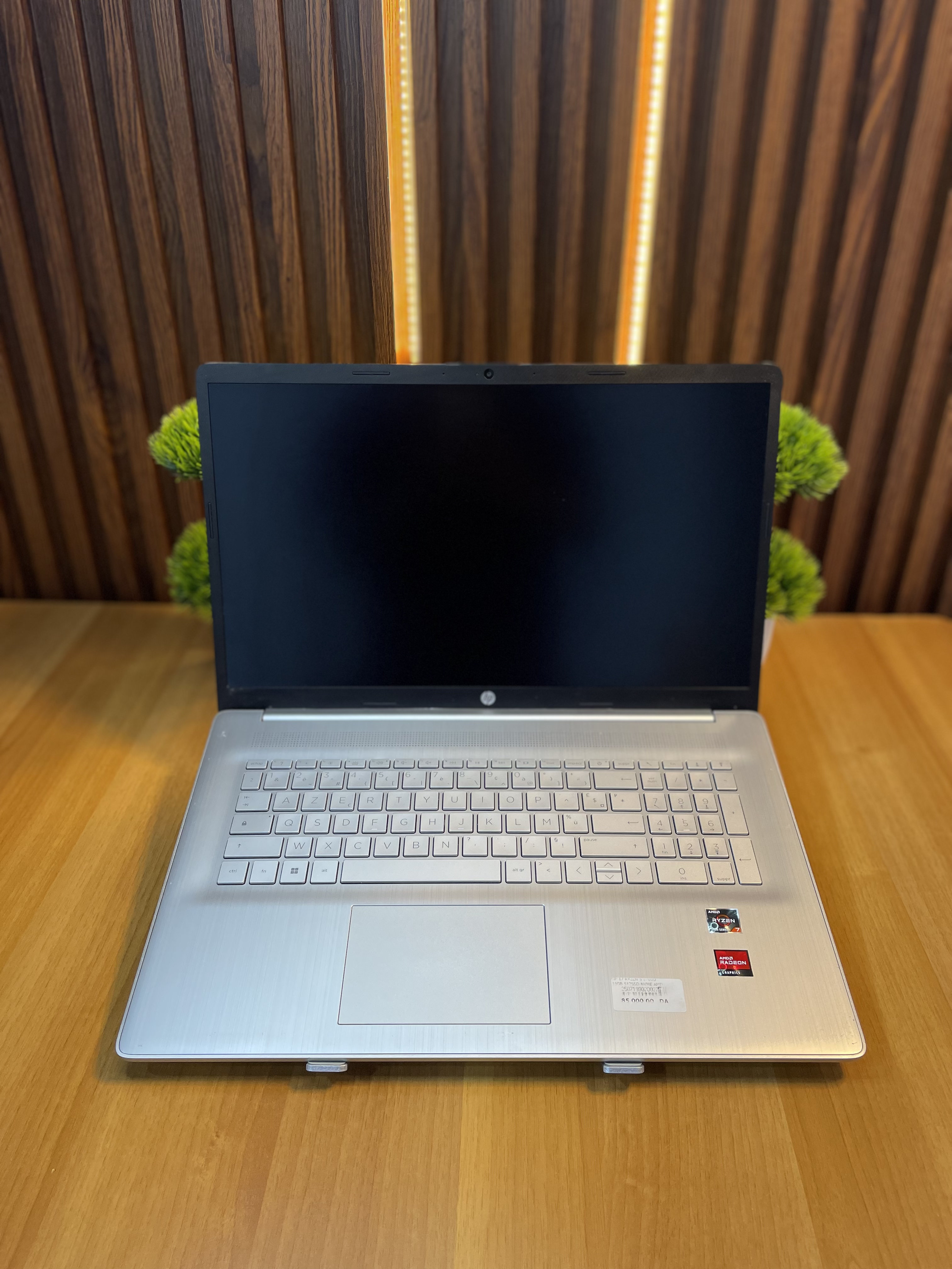 HP laptop 17-cp0308nf