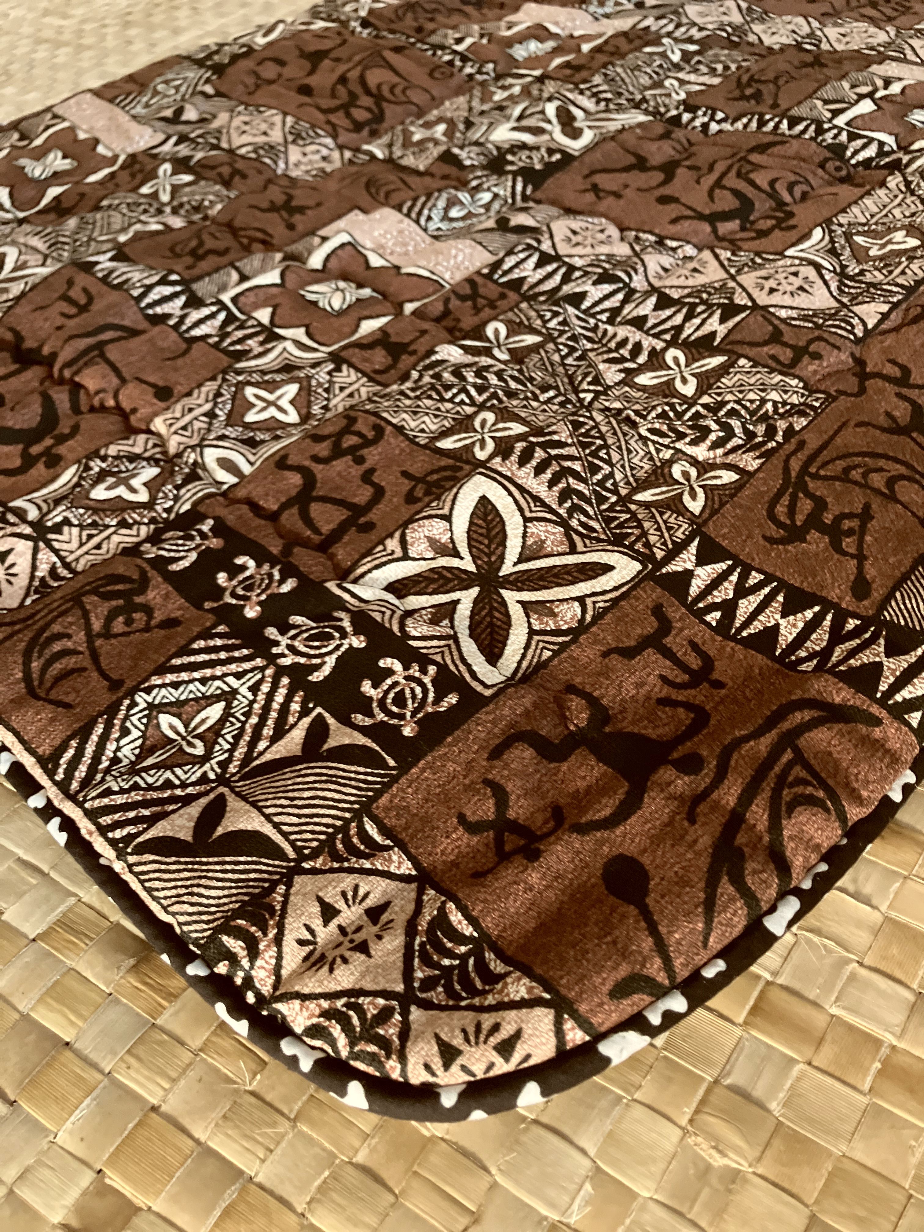 Brown Dog with Hawaiian Print Barking Dog Blanket