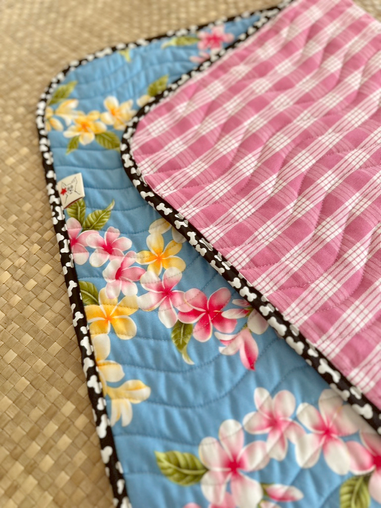 Barking Dog Blankets 'Leilani' Dog Blanket Cat Blanket