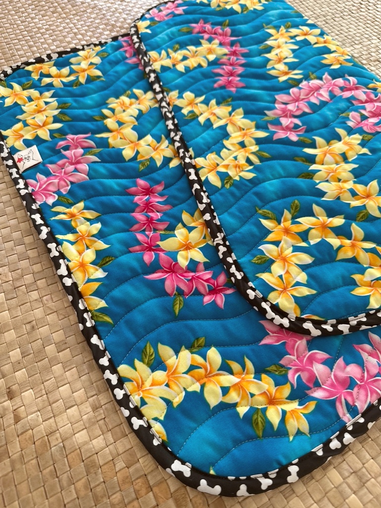 Barking Dog Blanket k 'Lei of Aloha' Dog Blanket Cat Blanket