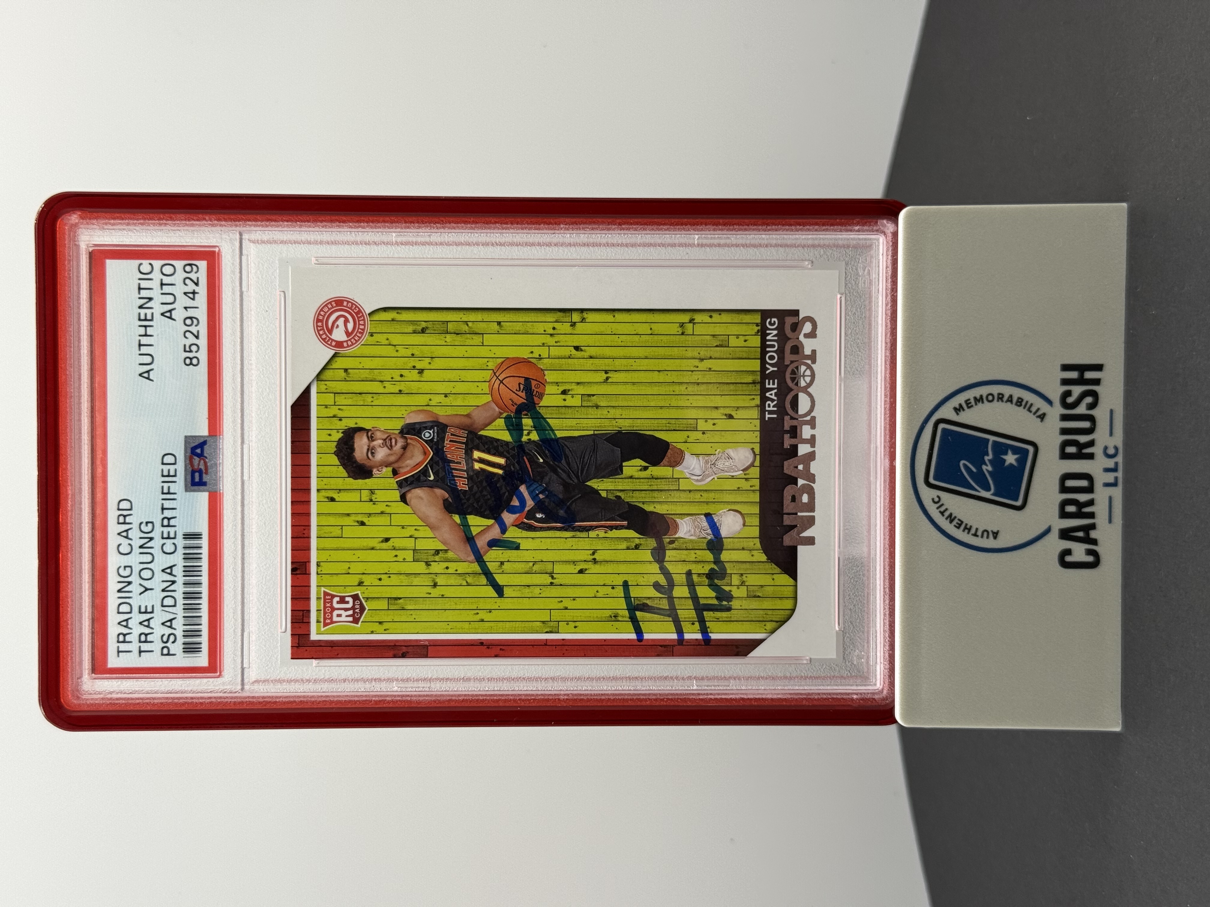 2018-19 Trae Young Signed Rookie NBA Hoops Card