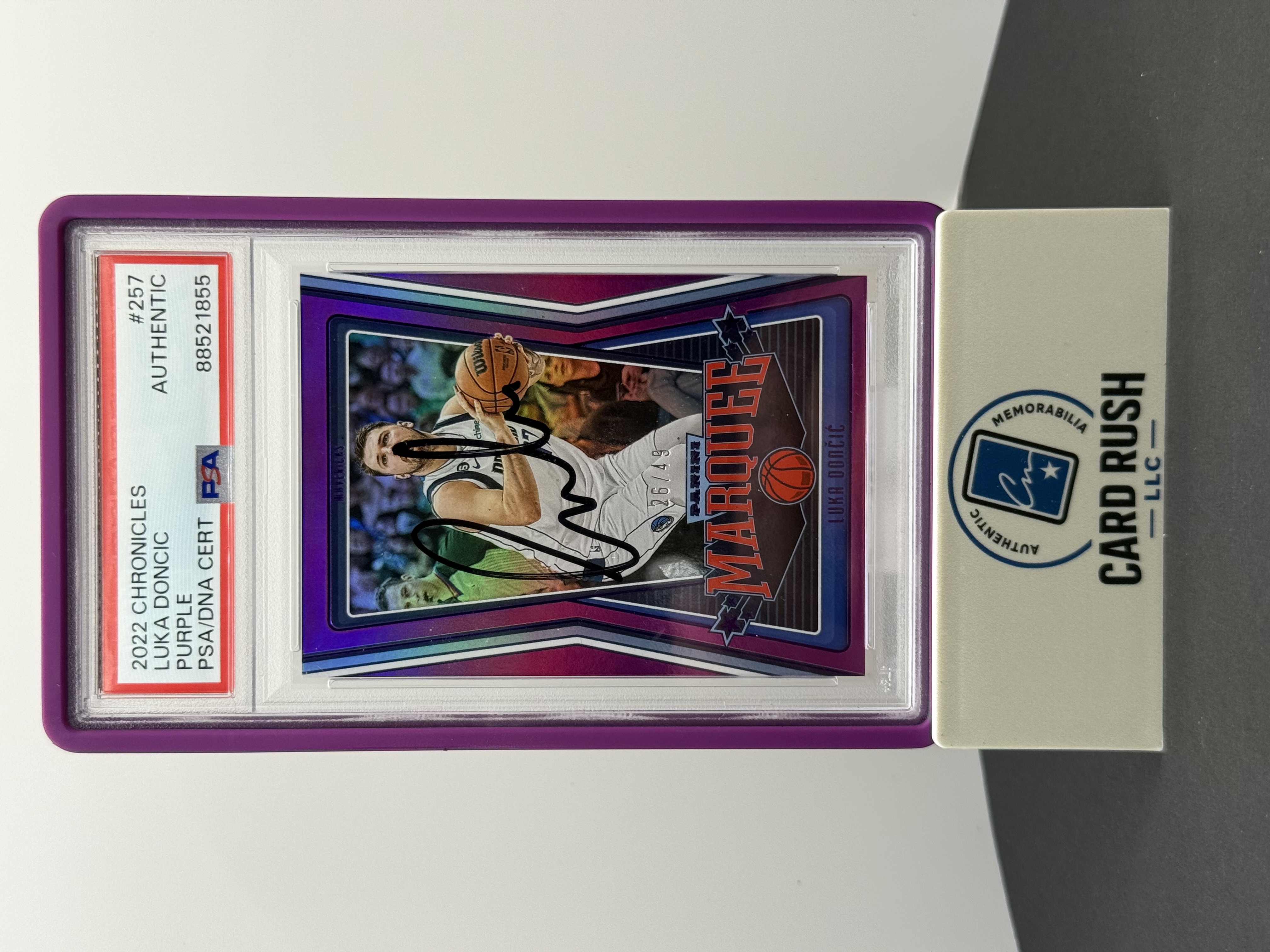 2022 Chronicles Luka Dončić Panini Cert Auto Card