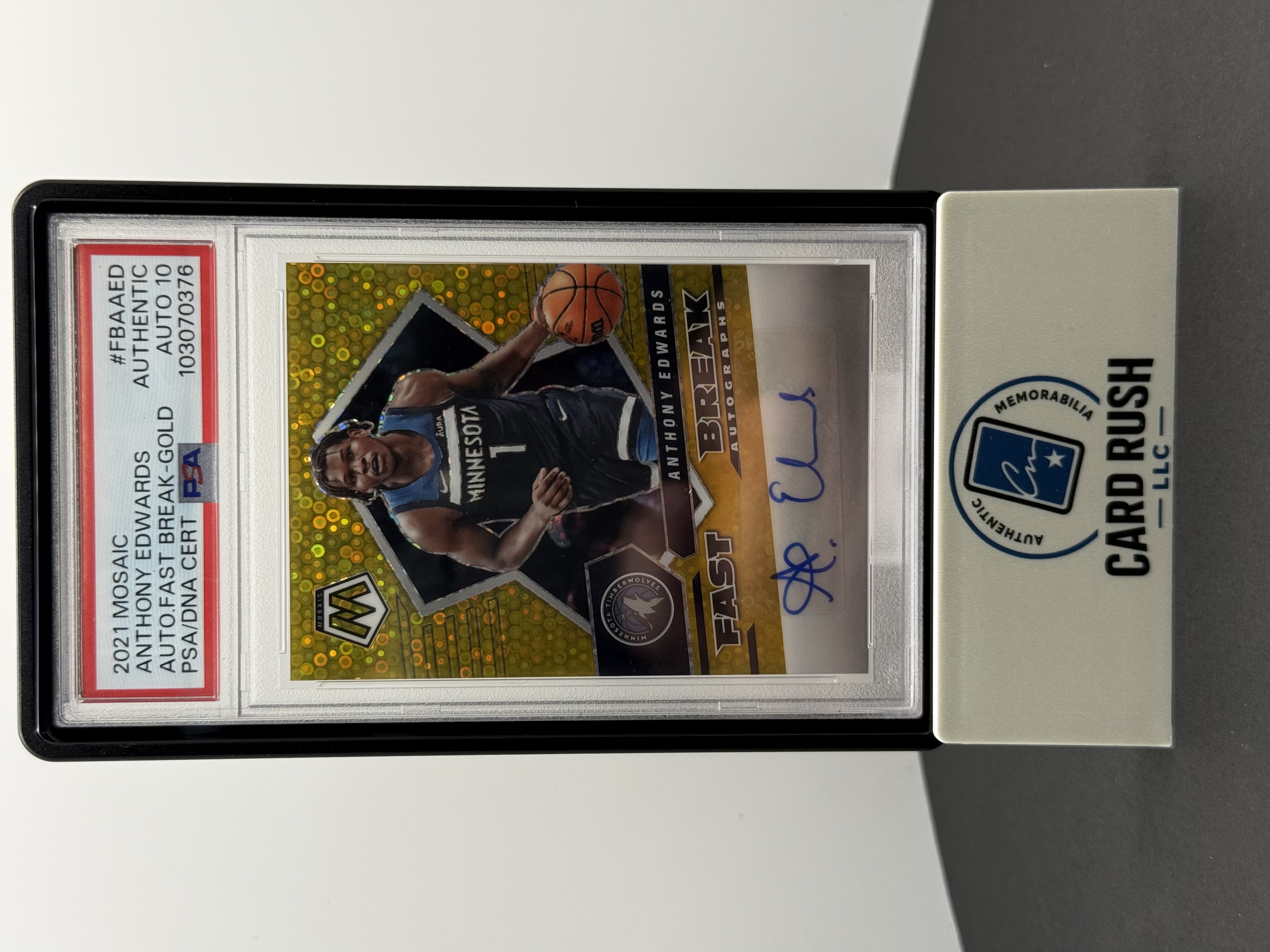 2021 Panini Mosaic Rewards Anthony Edwards Gold Autograph Card