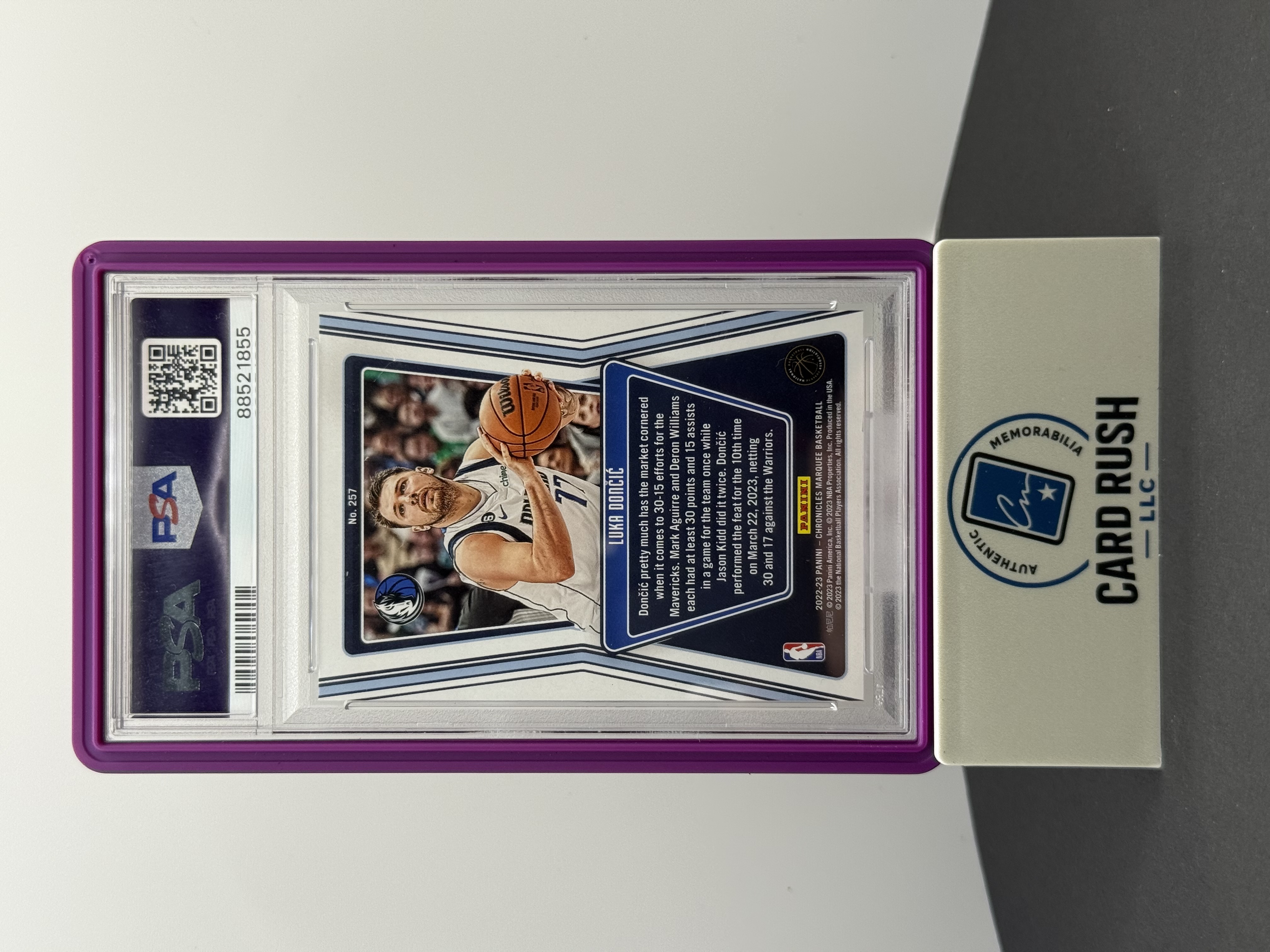 2022 Chronicles Luka Dončić Panini Cert Auto Card